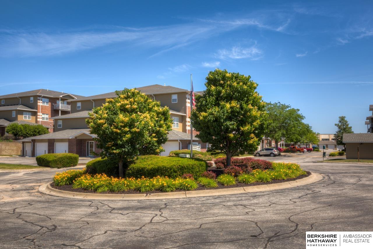 Omaha, Nebraska 68116, United States, 1 Bedroom Bedrooms, ,1 BathroomBathrooms,Residential,Pending,167745