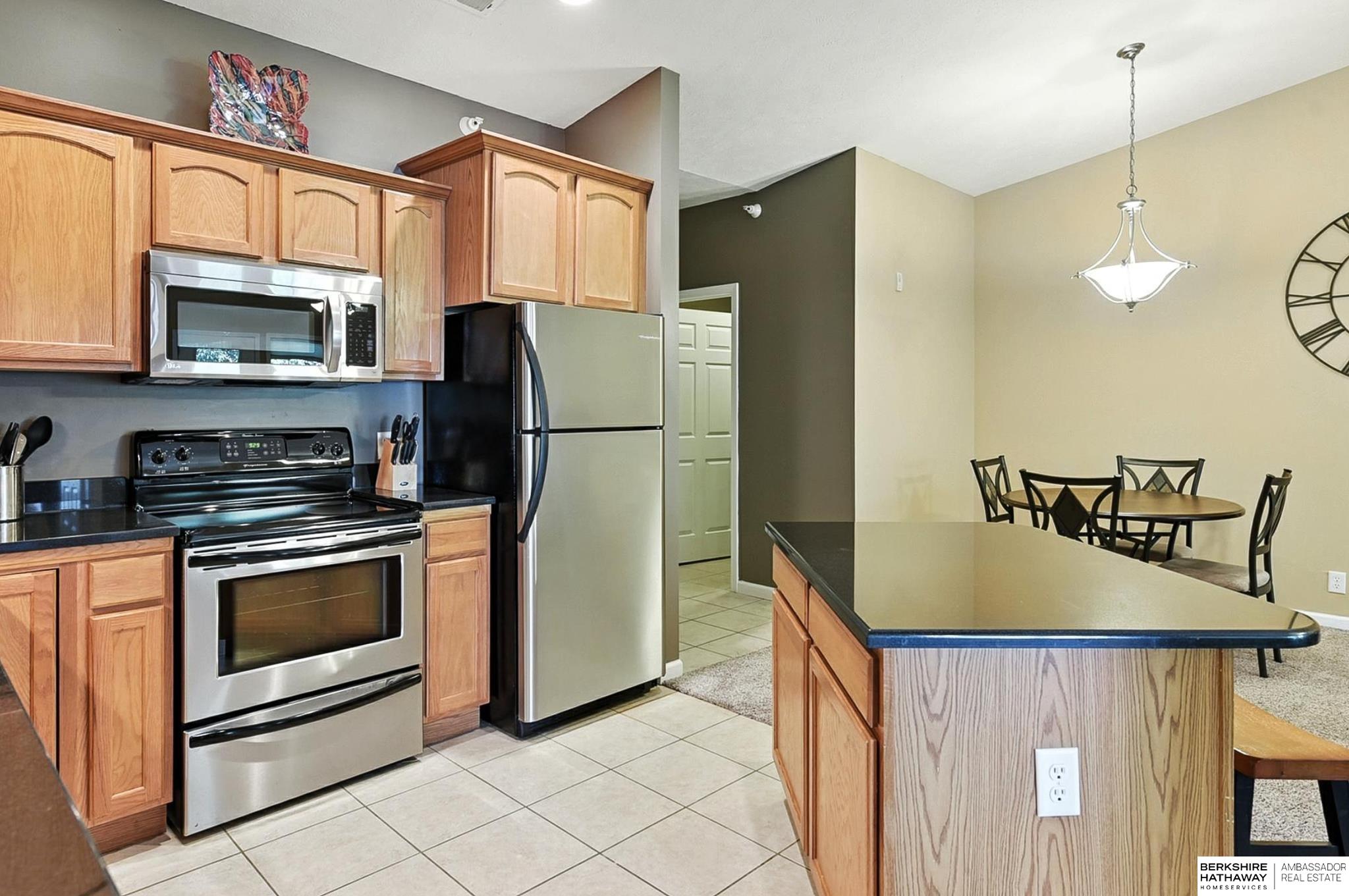 Omaha, Nebraska 68116, United States, 1 Bedroom Bedrooms, ,1 BathroomBathrooms,Residential,Pending,167745