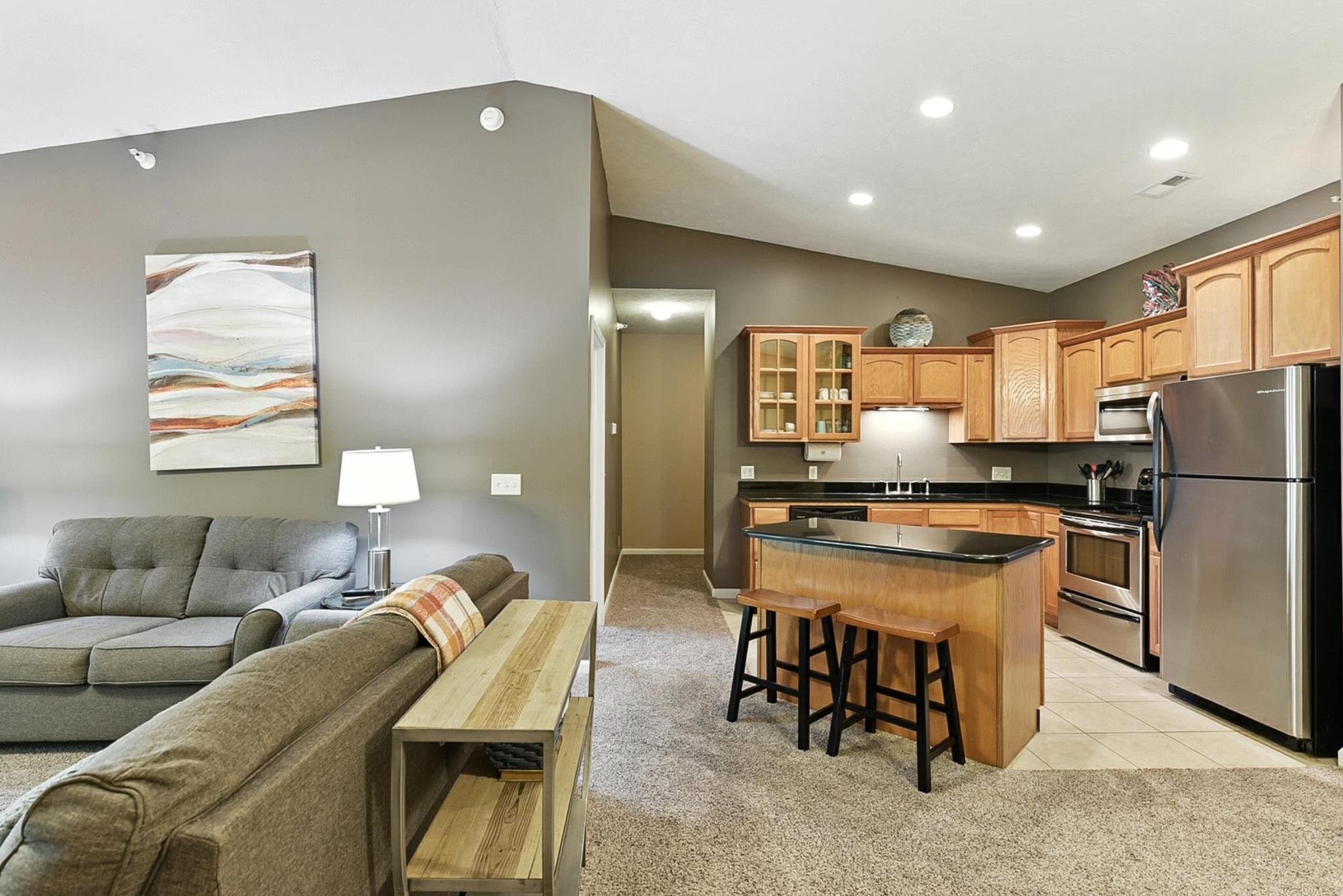 Omaha, Nebraska 68116, United States, 1 Bedroom Bedrooms, ,1 BathroomBathrooms,Residential,Pending,167745