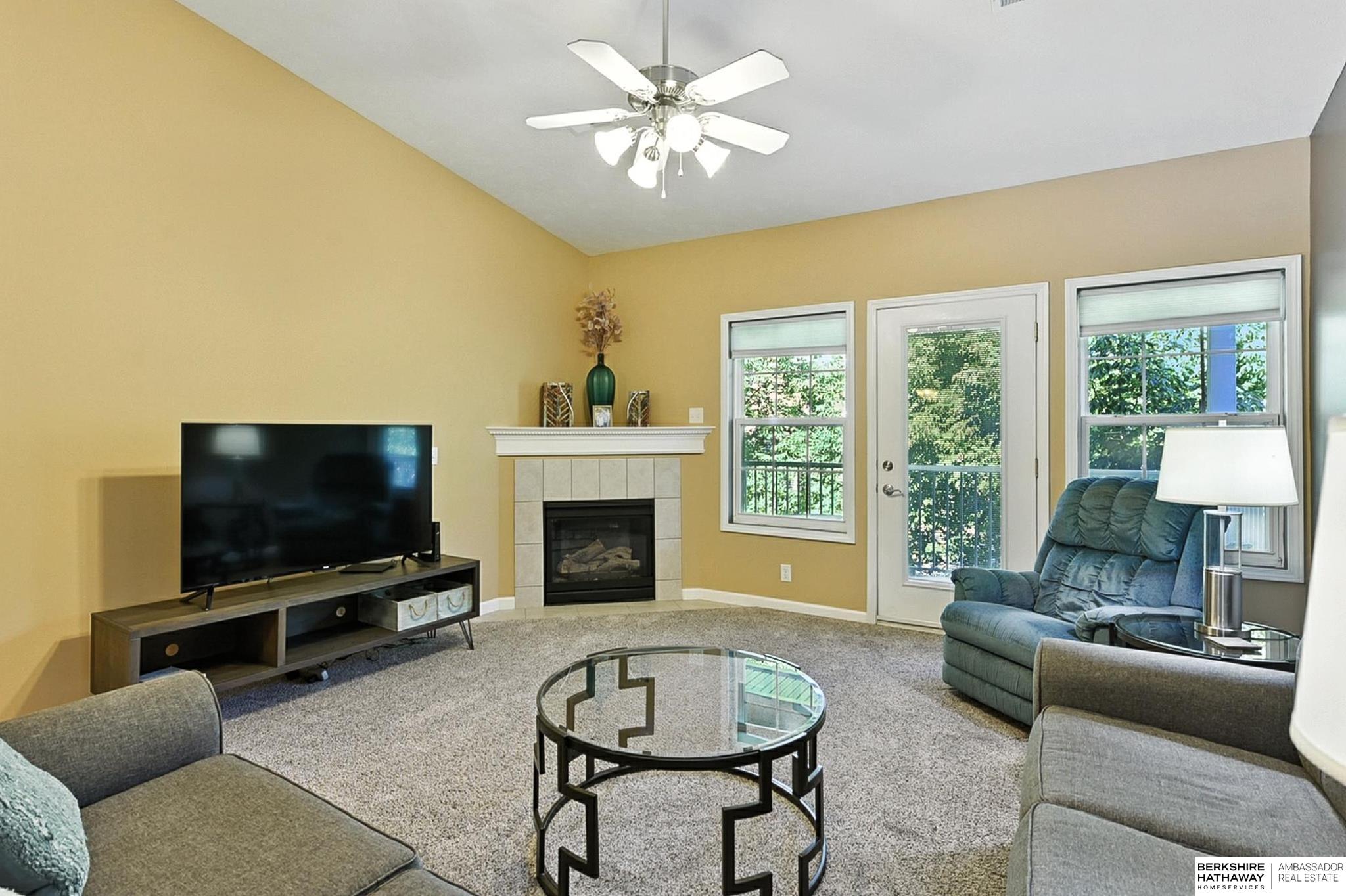 Omaha, Nebraska 68116, United States, 1 Bedroom Bedrooms, ,1 BathroomBathrooms,Residential,Pending,167745