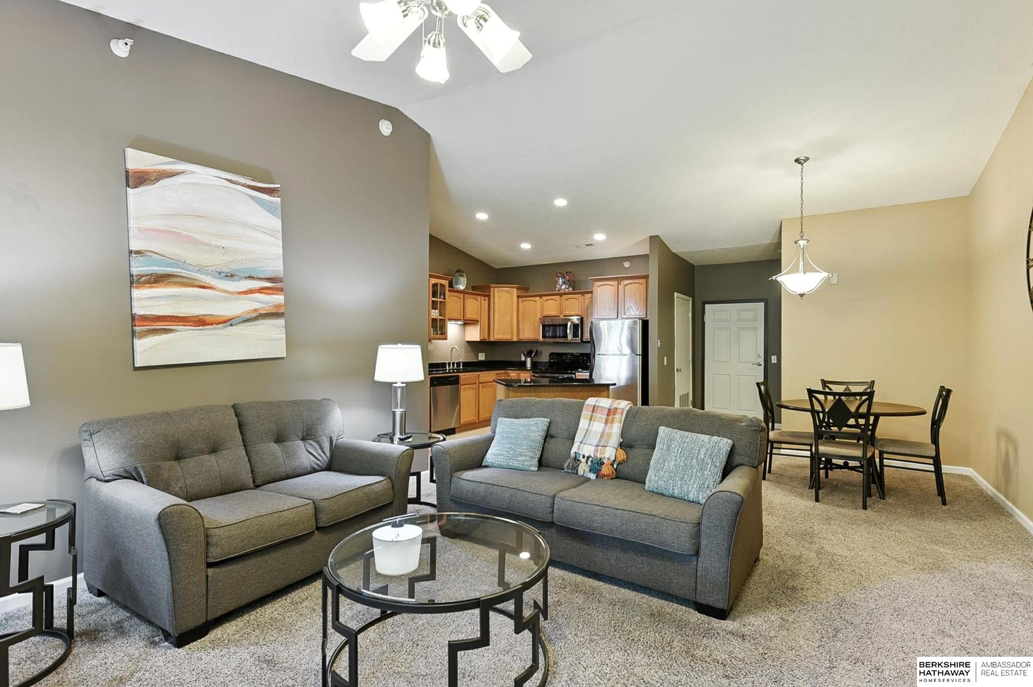 Omaha, Nebraska 68116, United States, 1 Bedroom Bedrooms, ,1 BathroomBathrooms,Residential,Pending,167745