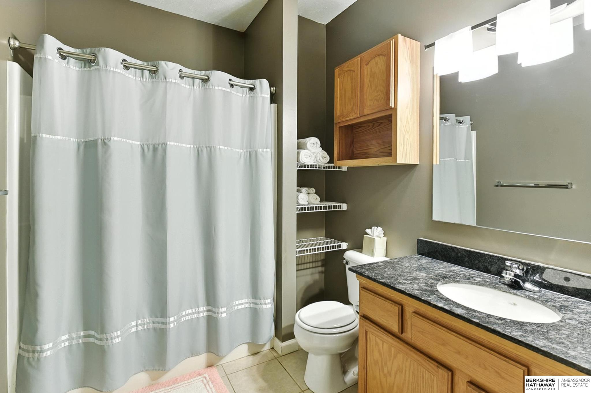 Omaha, Nebraska 68116, United States, 1 Bedroom Bedrooms, ,1 BathroomBathrooms,Residential,Pending,167745