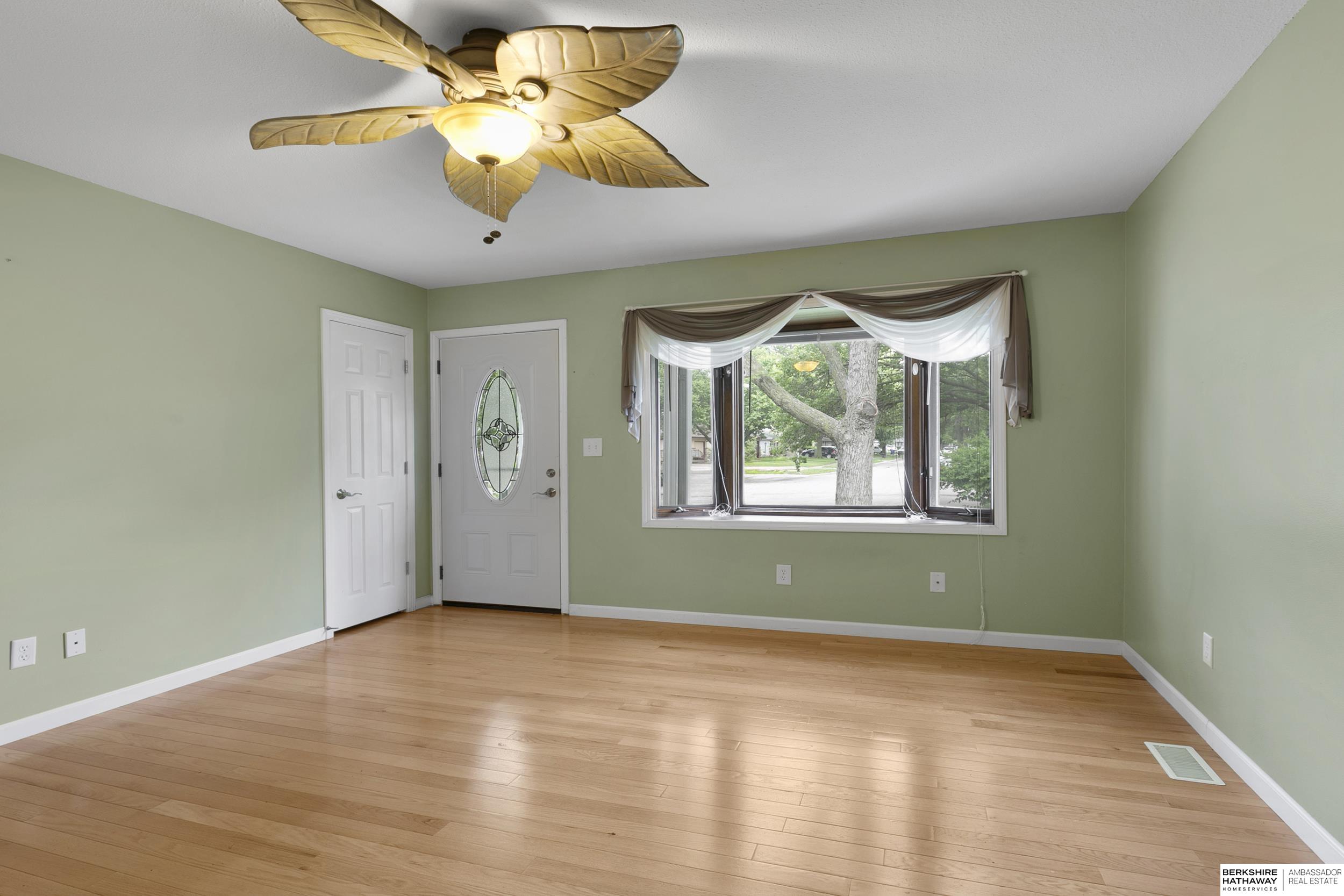 Lincoln, Nebraska 68504, United States, 3 Bedrooms Bedrooms, ,2 BathroomsBathrooms,Residential,Active,140225