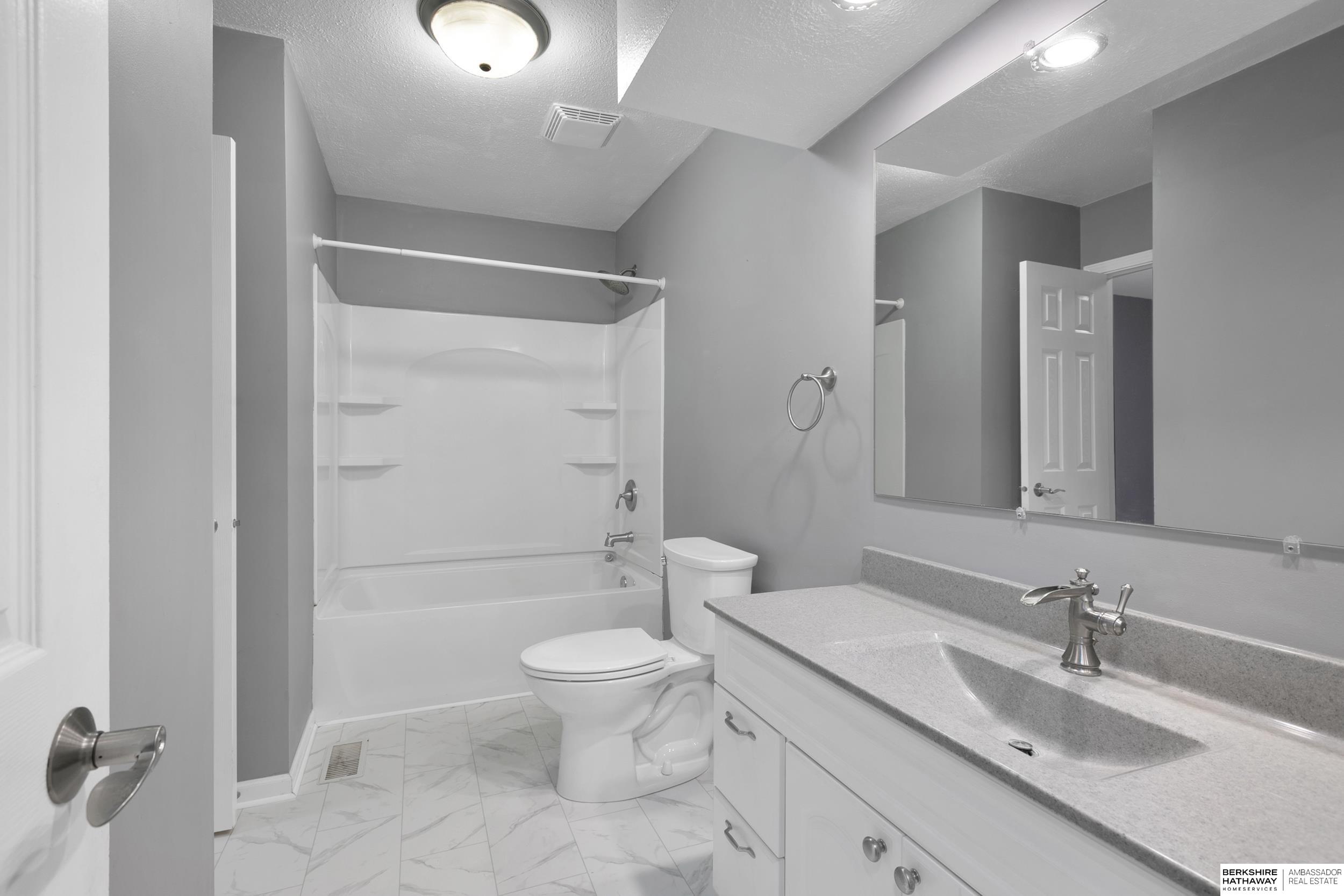 Lincoln, Nebraska 68504, United States, 3 Bedrooms Bedrooms, ,2 BathroomsBathrooms,Residential,Active,140225