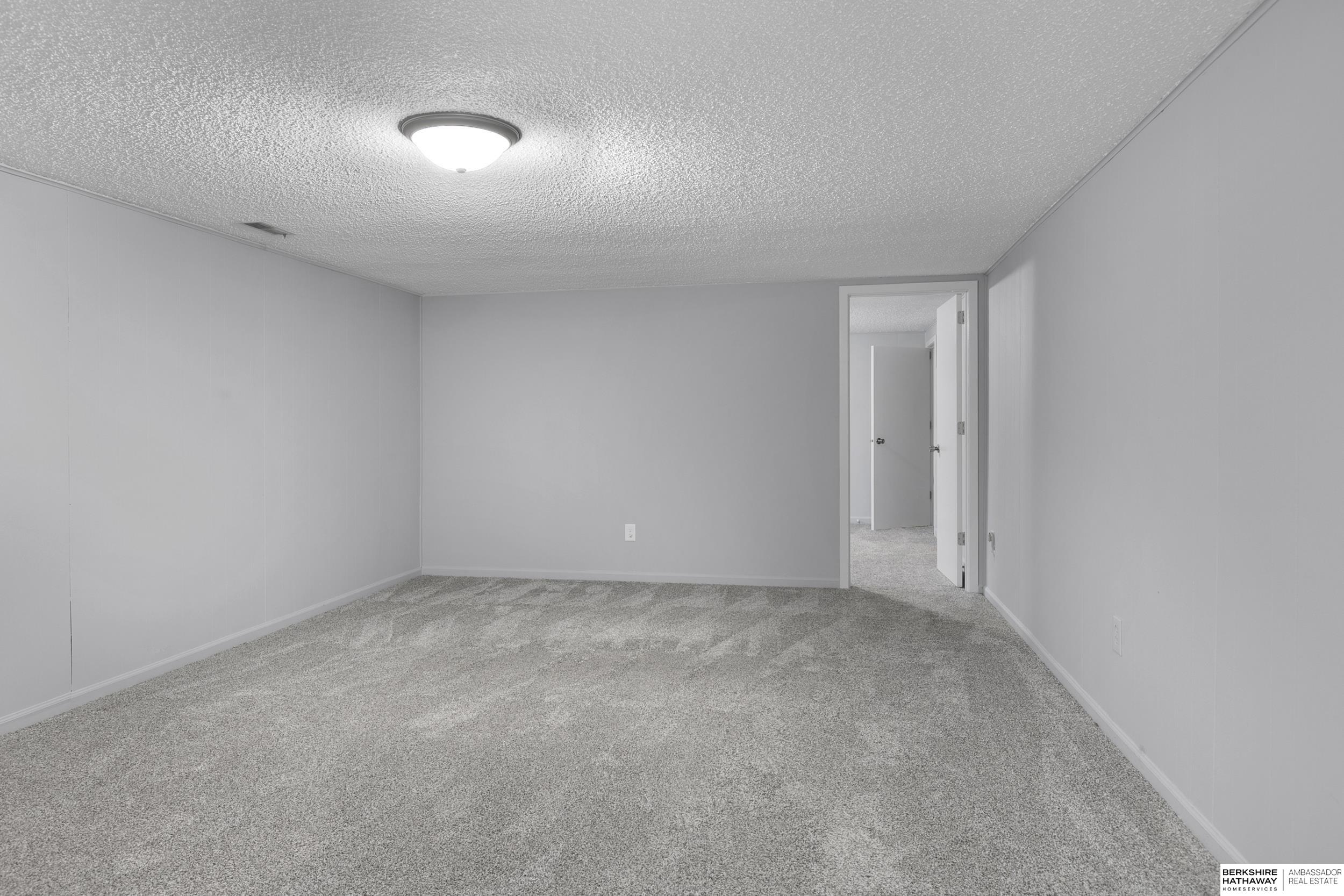 Lincoln, Nebraska 68504, United States, 3 Bedrooms Bedrooms, ,2 BathroomsBathrooms,Residential,Active,140225