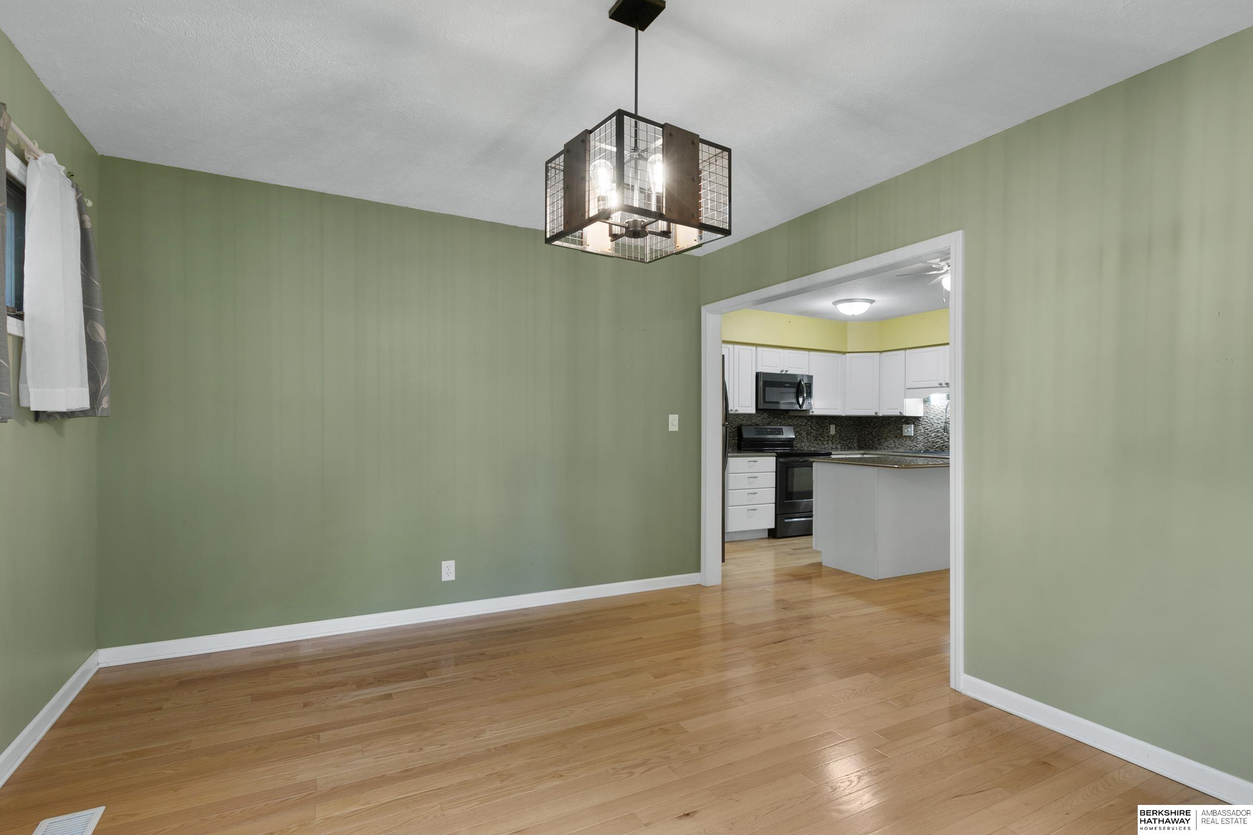 Lincoln, Nebraska 68504, United States, 3 Bedrooms Bedrooms, ,2 BathroomsBathrooms,Residential,Active,140225