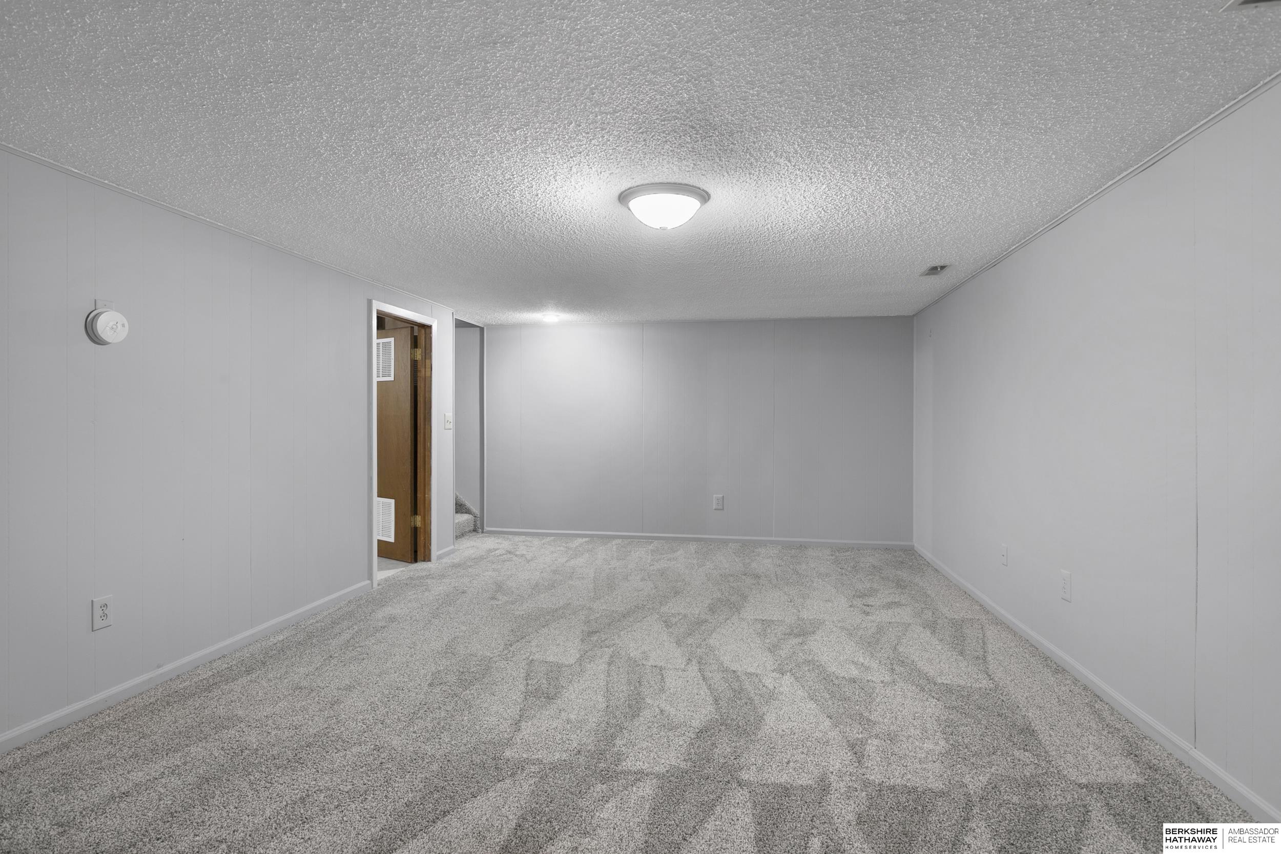 Lincoln, Nebraska 68504, United States, 3 Bedrooms Bedrooms, ,2 BathroomsBathrooms,Residential,Active,140225