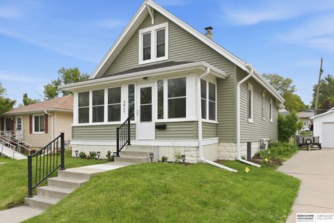Photo of 3857 Gold Street, Omaha, NE 68105 (MLS # 22612589)