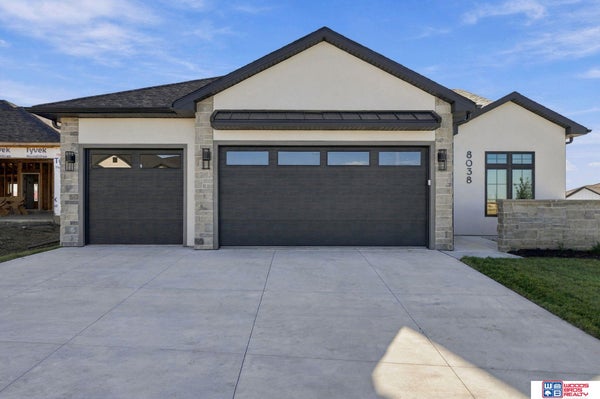 8038 S 43RD ST, LINCOLN, NE 68516 - Image 11c6863d945fa5c99fbfdcb516965def/2155141812