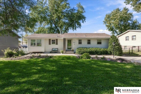 Photo of 3414 S 108 Street, Omaha, NE 68144 (MLS # 22630426)