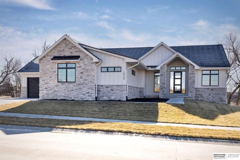 Photo of 20529 Kansas Avenue, Elkhorn, NE 68022 (MLS # 22601076)