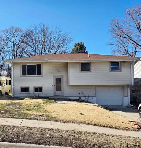 Photo of 1612 Lincoln Avenue, Plattsmouth, NE 68048 (MLS # 22607435)