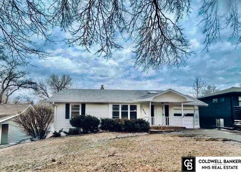 Photo of 6408 Western Avenue, Omaha, NE 68132 (MLS # 22609696)