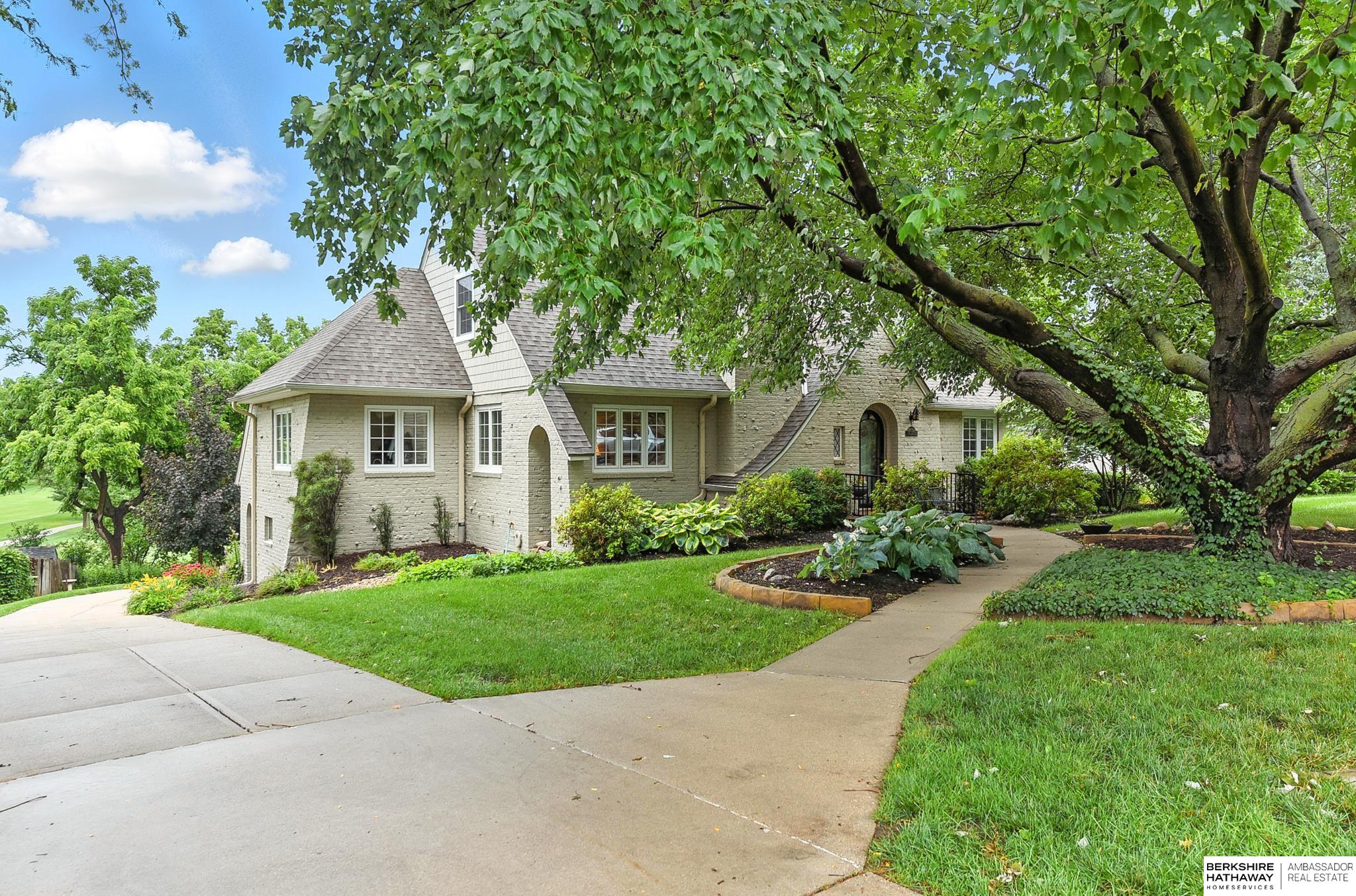 Omaha, Nebraska 68134, United States, 4 Bedrooms Bedrooms, ,3 BathroomsBathrooms,Residential,Pending,159899