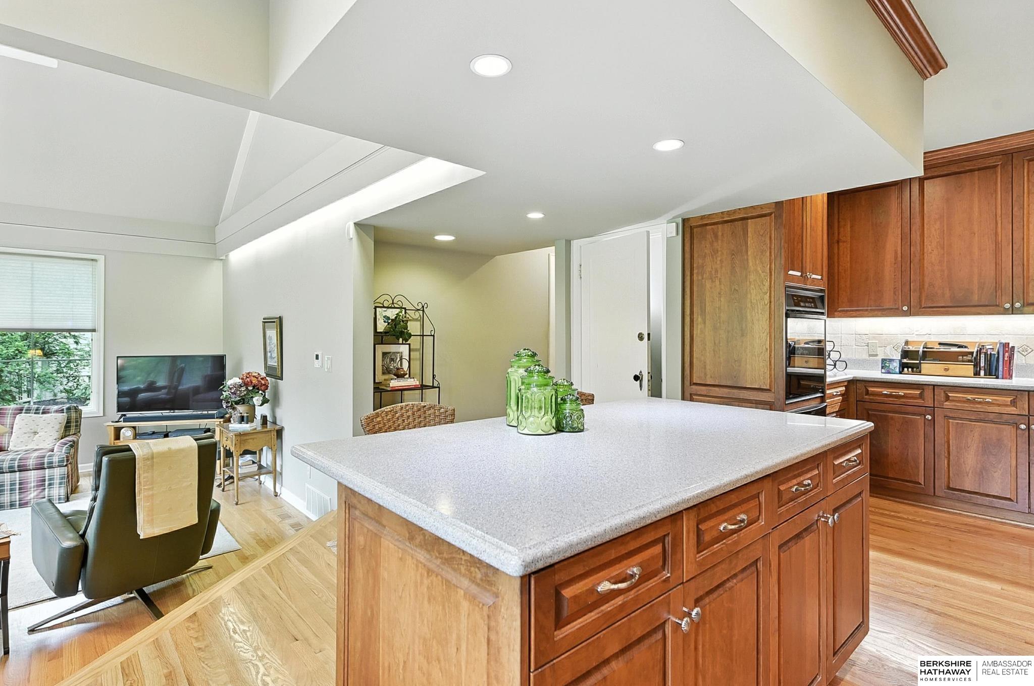 Omaha, Nebraska 68134, United States, 4 Bedrooms Bedrooms, ,3 BathroomsBathrooms,Residential,Pending,159899