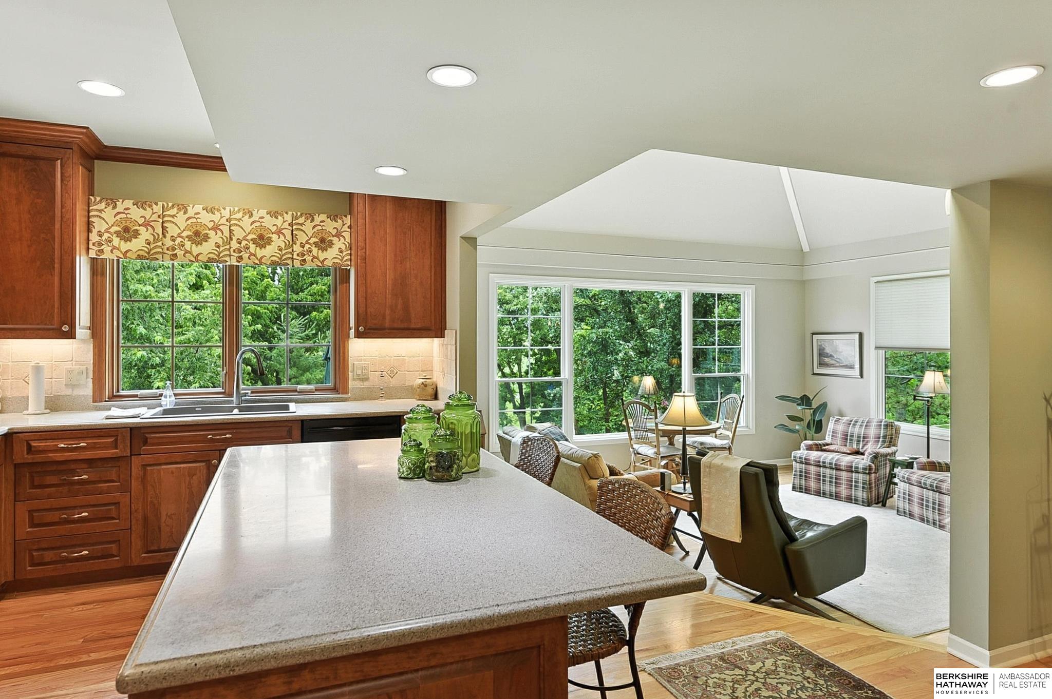 Omaha, Nebraska 68134, United States, 4 Bedrooms Bedrooms, ,3 BathroomsBathrooms,Residential,Pending,159899