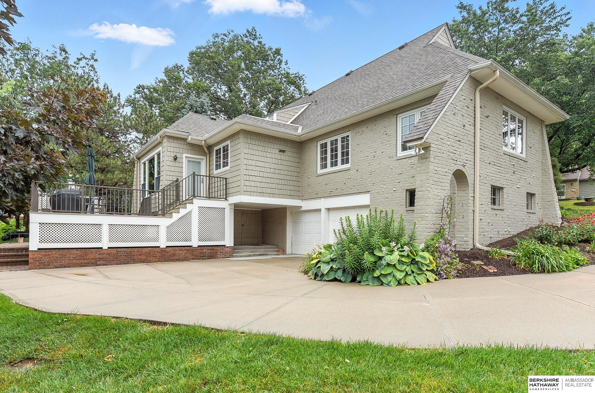 Omaha, Nebraska 68134, United States, 4 Bedrooms Bedrooms, ,3 BathroomsBathrooms,Residential,Pending,159899