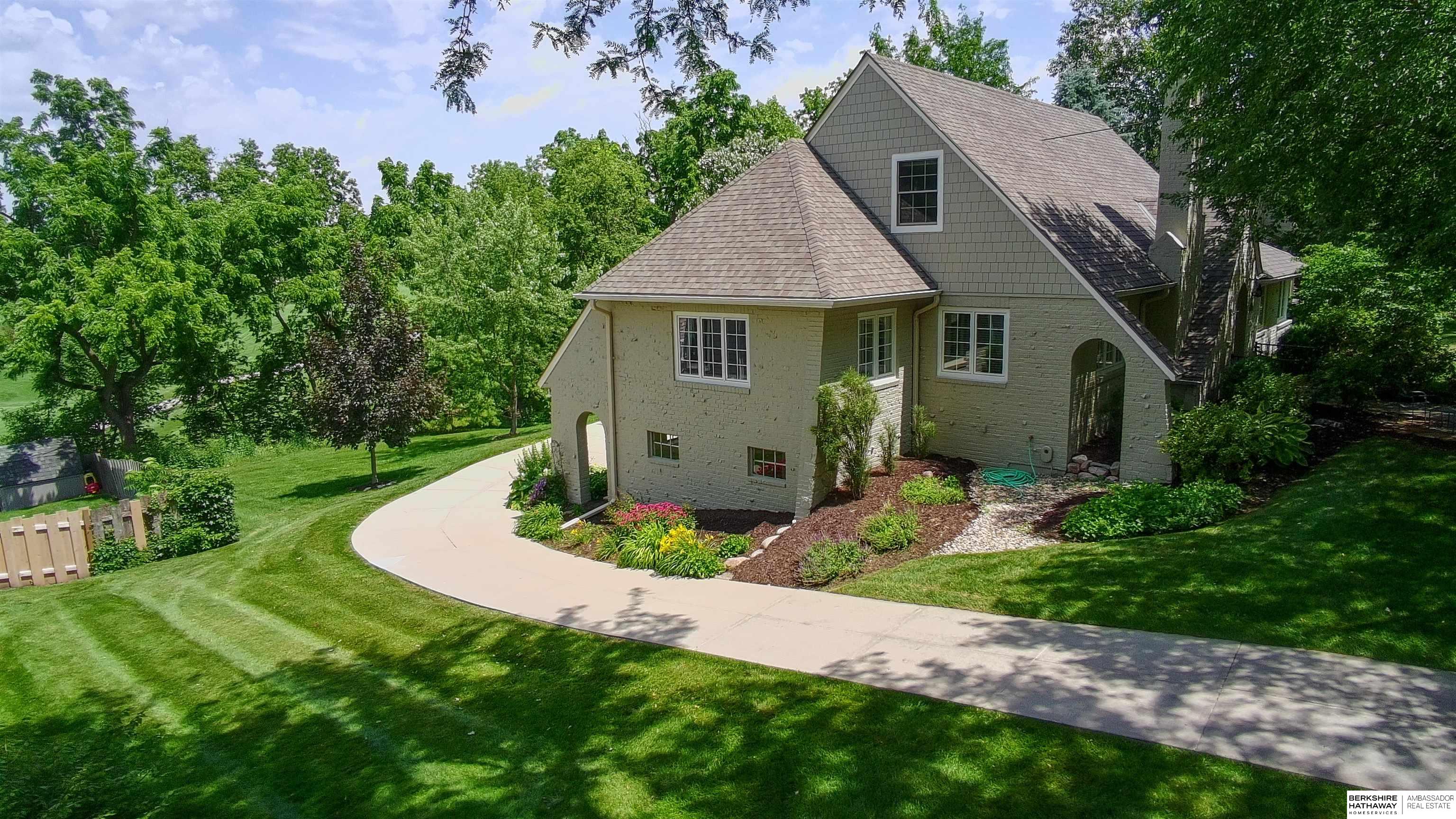 Omaha, Nebraska 68134, United States, 4 Bedrooms Bedrooms, ,3 BathroomsBathrooms,Residential,Pending,159899