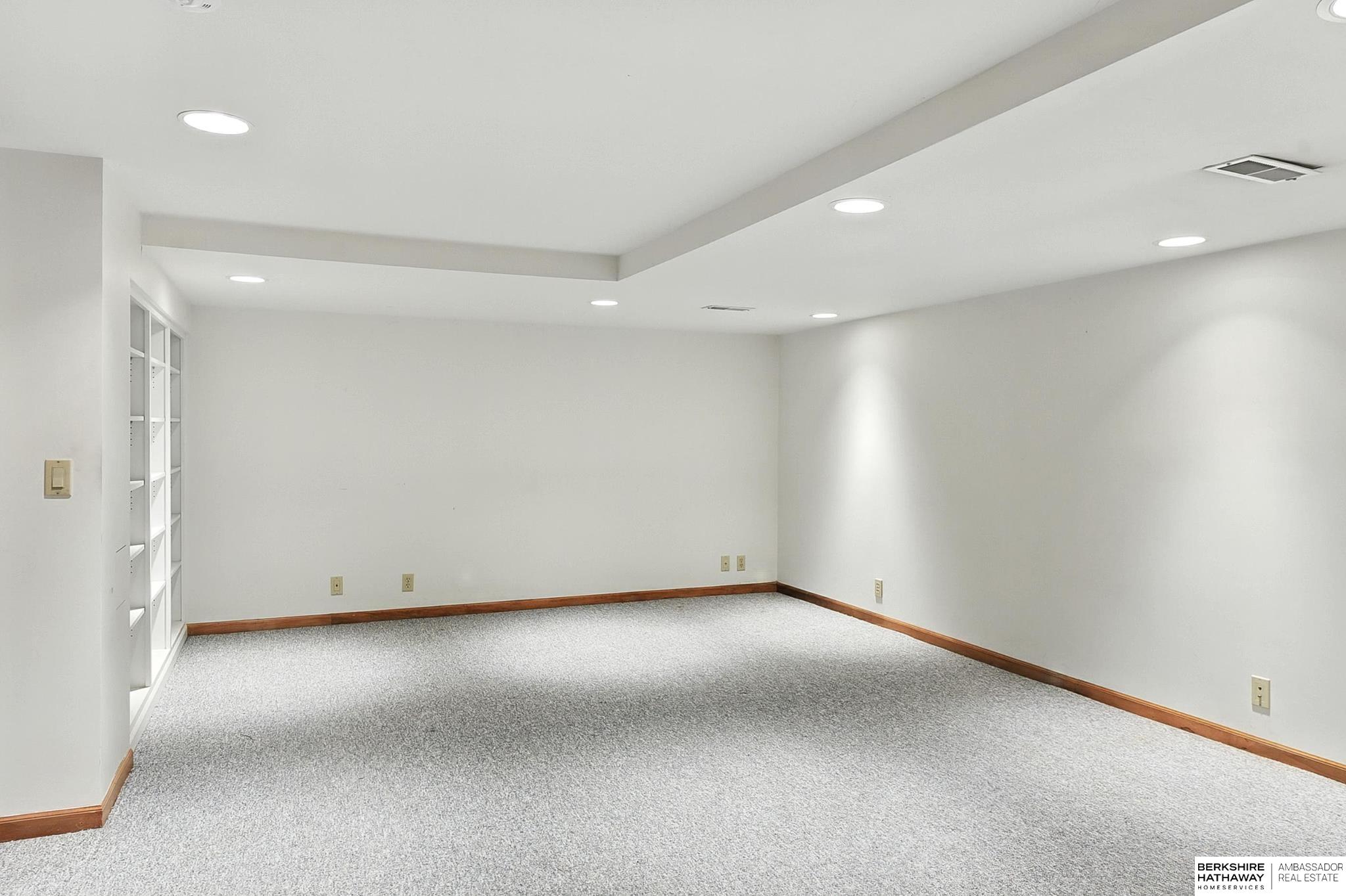 Omaha, Nebraska 68134, United States, 4 Bedrooms Bedrooms, ,3 BathroomsBathrooms,Residential,Pending,159899