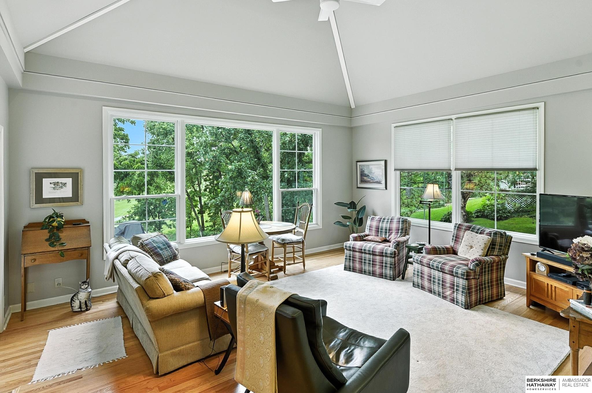 Omaha, Nebraska 68134, United States, 4 Bedrooms Bedrooms, ,3 BathroomsBathrooms,Residential,Pending,159899