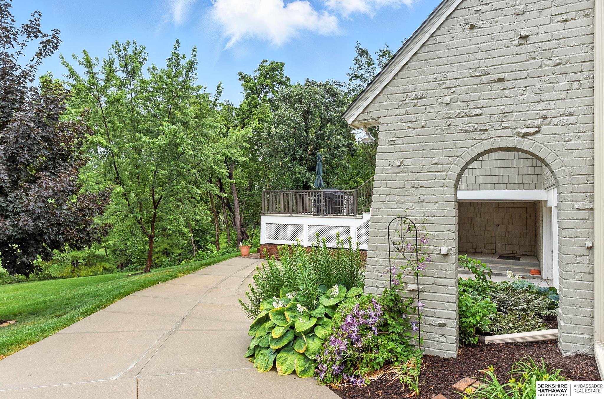 Omaha, Nebraska 68134, United States, 4 Bedrooms Bedrooms, ,3 BathroomsBathrooms,Residential,Pending,159899