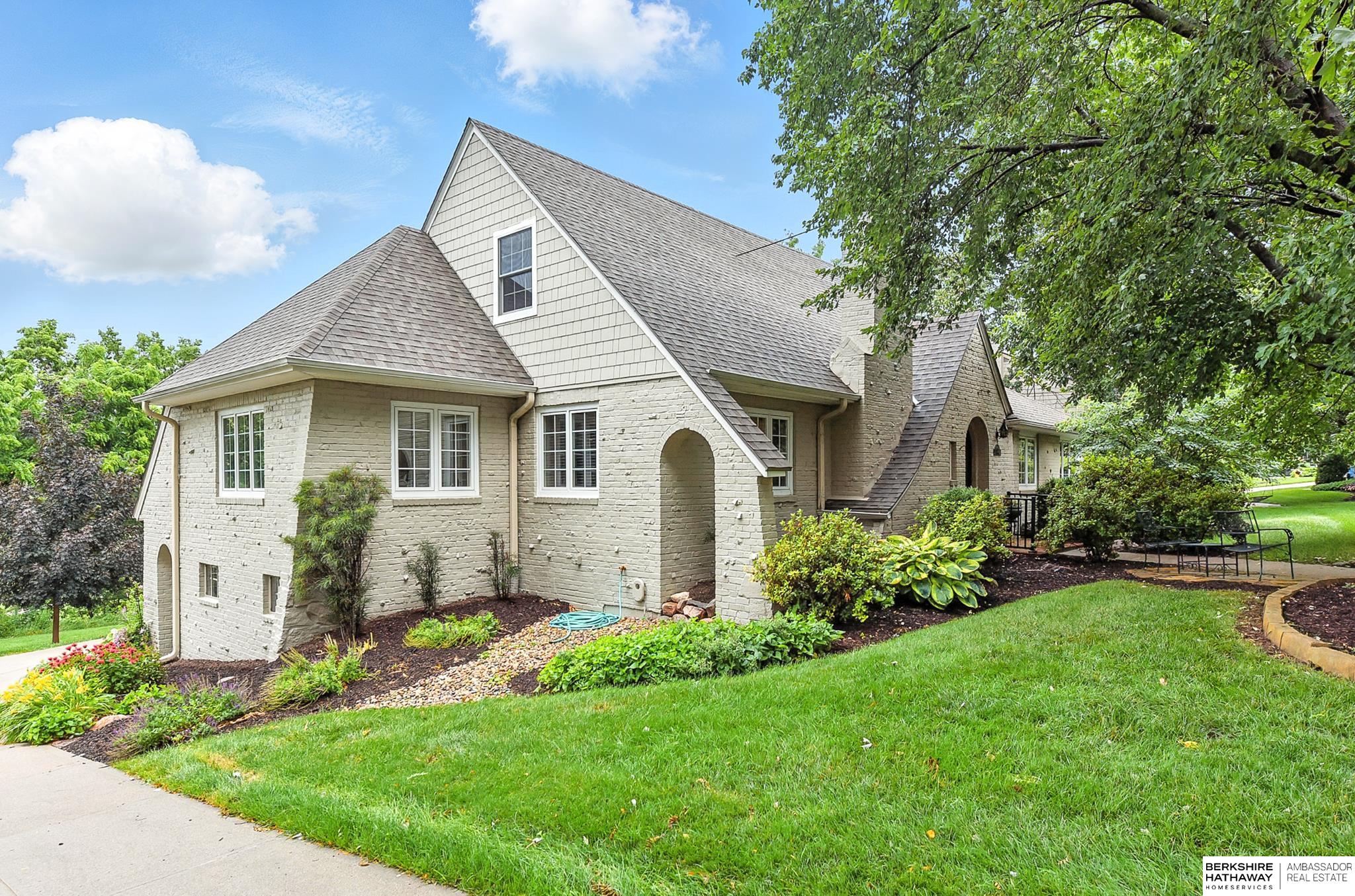 Omaha, Nebraska 68134, United States, 4 Bedrooms Bedrooms, ,3 BathroomsBathrooms,Residential,Pending,159899