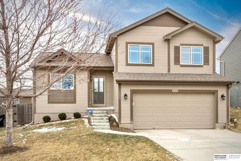 Photo of 5311 S 195th Street, Omaha, NE 68135 (MLS # 22607090)
