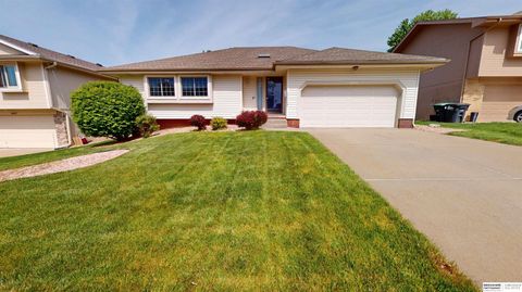 Photo of 16606 Adams Street, Omaha, NE 68135 (MLS # 22613114)