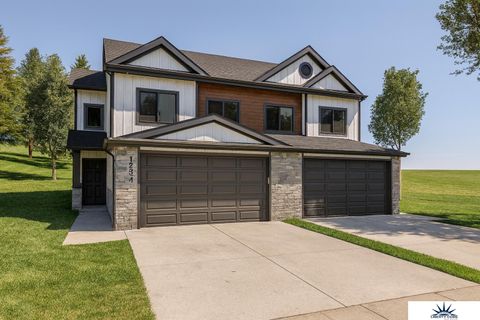Photo of 16404 Sumac Street, Bennington, NE 68007 (MLS # 22523849)
