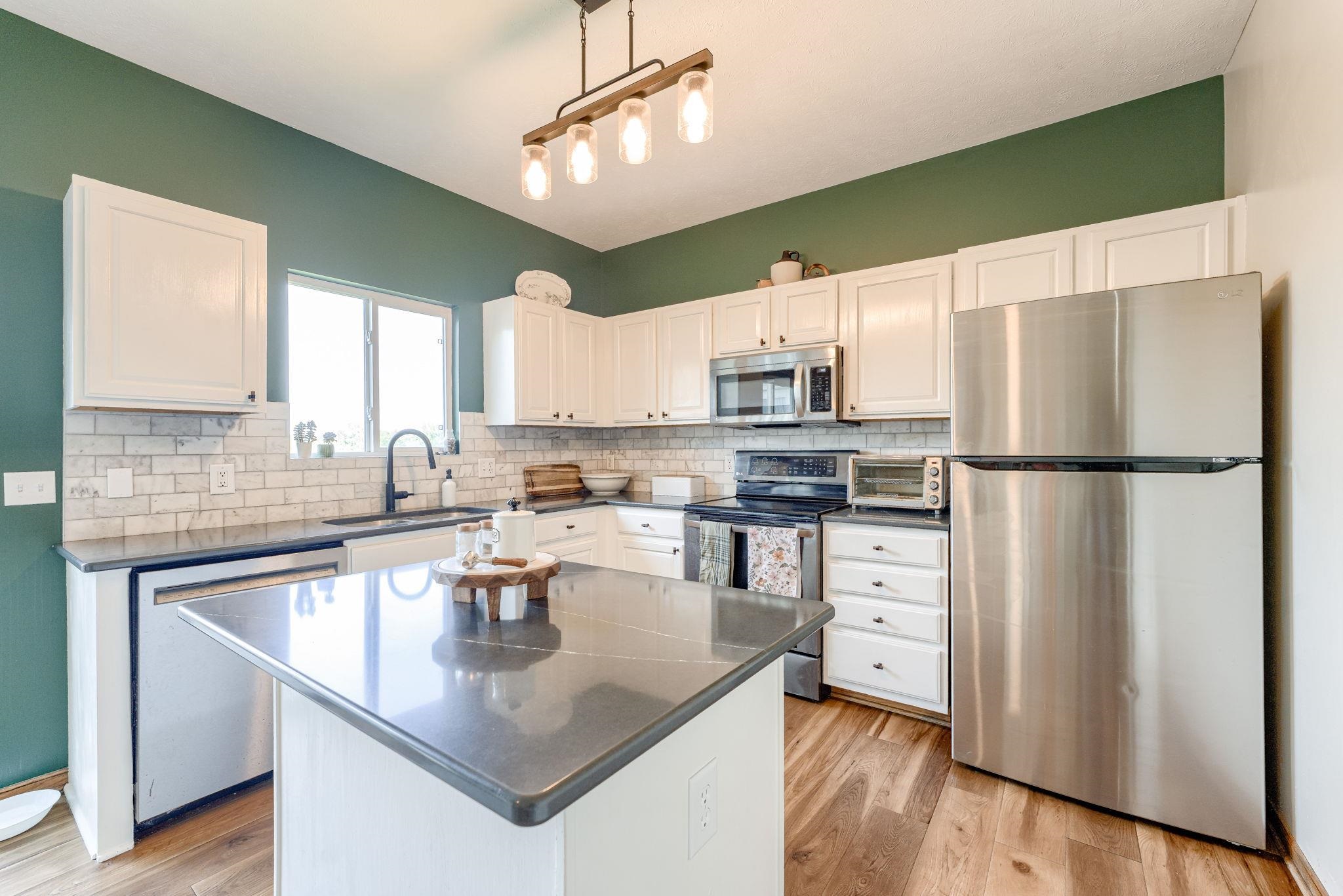 Omaha, Nebraska 68136, United States, 4 Bedrooms Bedrooms, ,3 BathroomsBathrooms,Residential,Active,182229