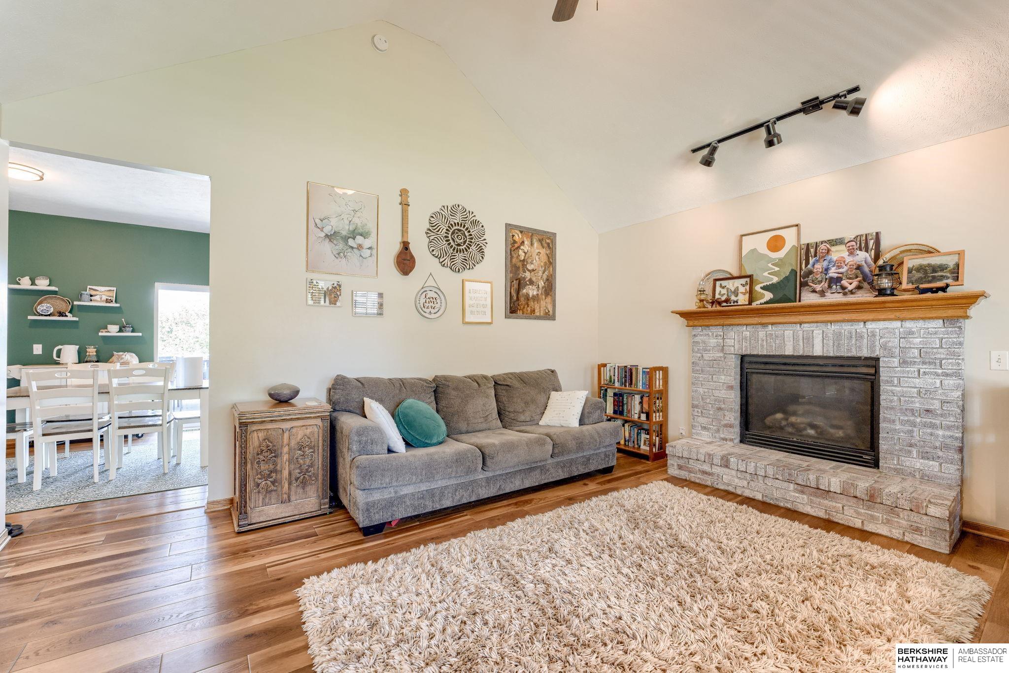 Omaha, Nebraska 68136, United States, 4 Bedrooms Bedrooms, ,3 BathroomsBathrooms,Residential,Active,182229