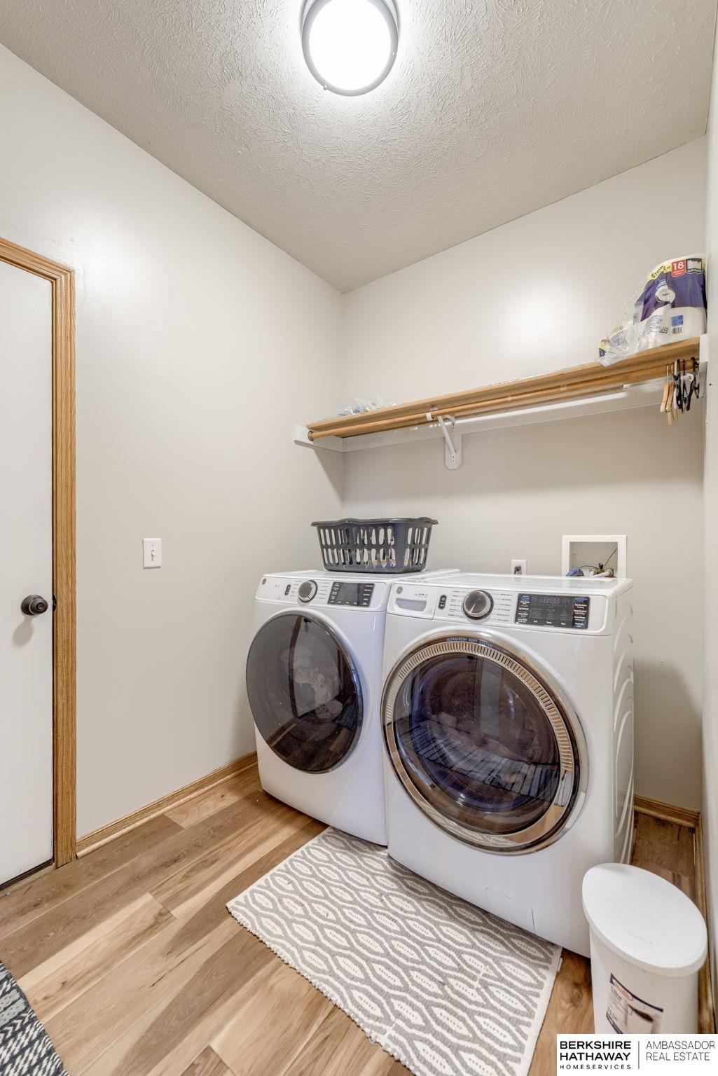 Omaha, Nebraska 68136, United States, 4 Bedrooms Bedrooms, ,3 BathroomsBathrooms,Residential,Active,182229