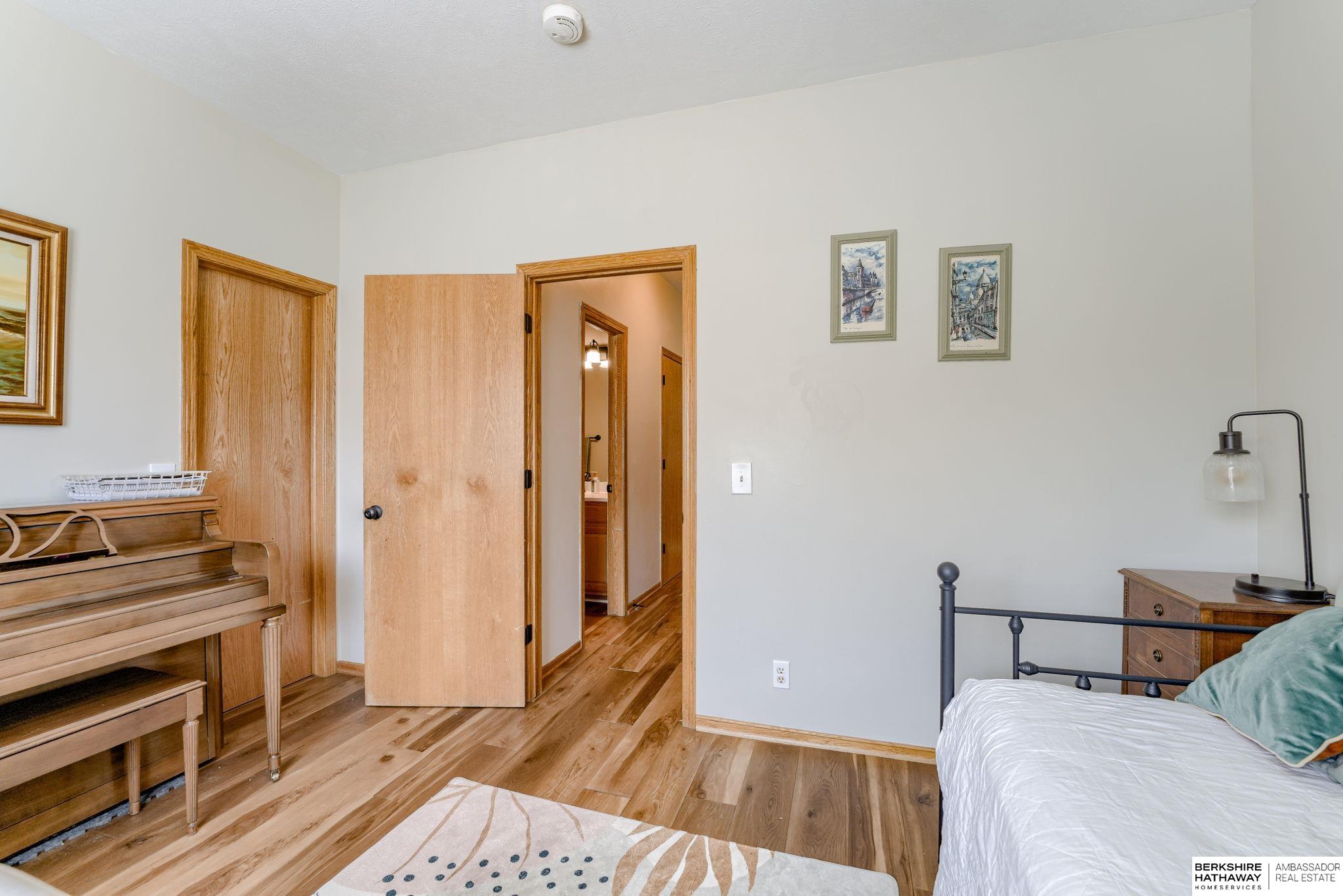 Omaha, Nebraska 68136, United States, 4 Bedrooms Bedrooms, ,3 BathroomsBathrooms,Residential,Active,182229