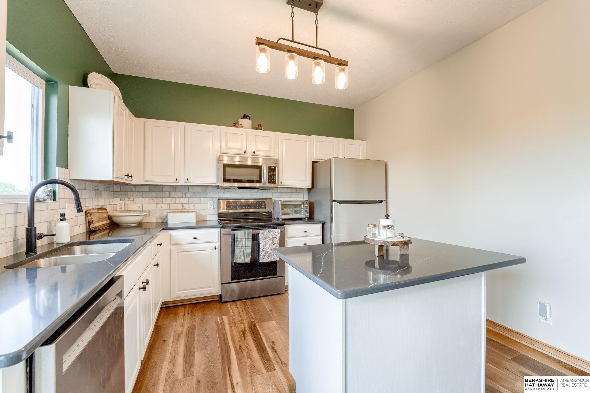 Omaha, Nebraska 68136, United States, 4 Bedrooms Bedrooms, ,3 BathroomsBathrooms,Residential,Active,182229