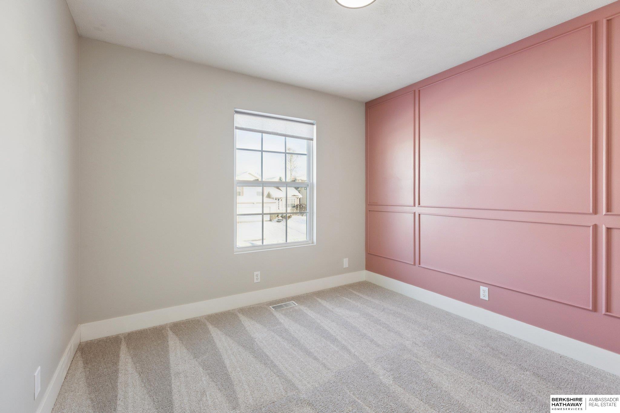 Omaha, Nebraska 68116, United States, 3 Bedrooms Bedrooms, ,2 BathroomsBathrooms,Residential,Pending,250913