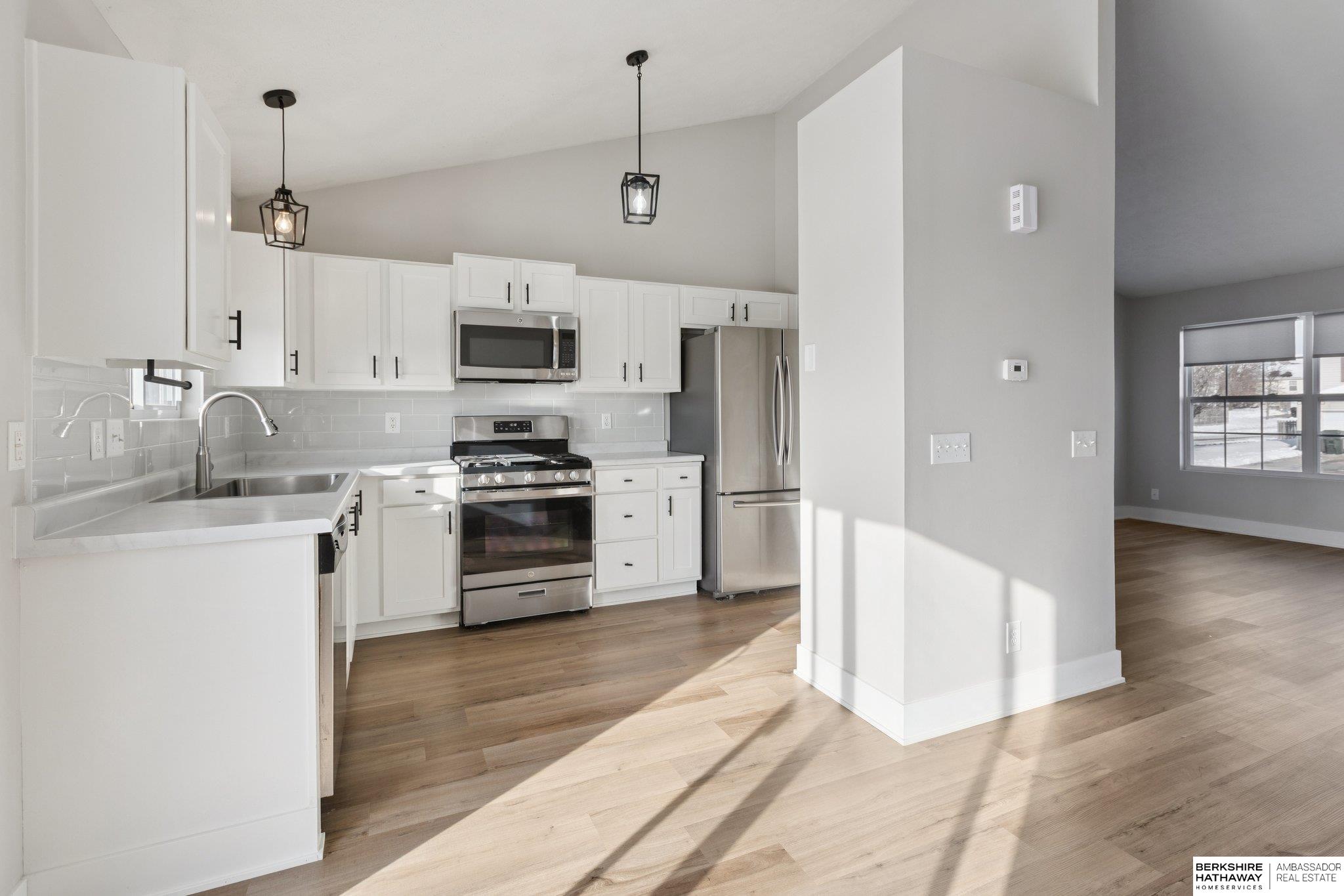 Omaha, Nebraska 68116, United States, 3 Bedrooms Bedrooms, ,2 BathroomsBathrooms,Residential,Pending,250913