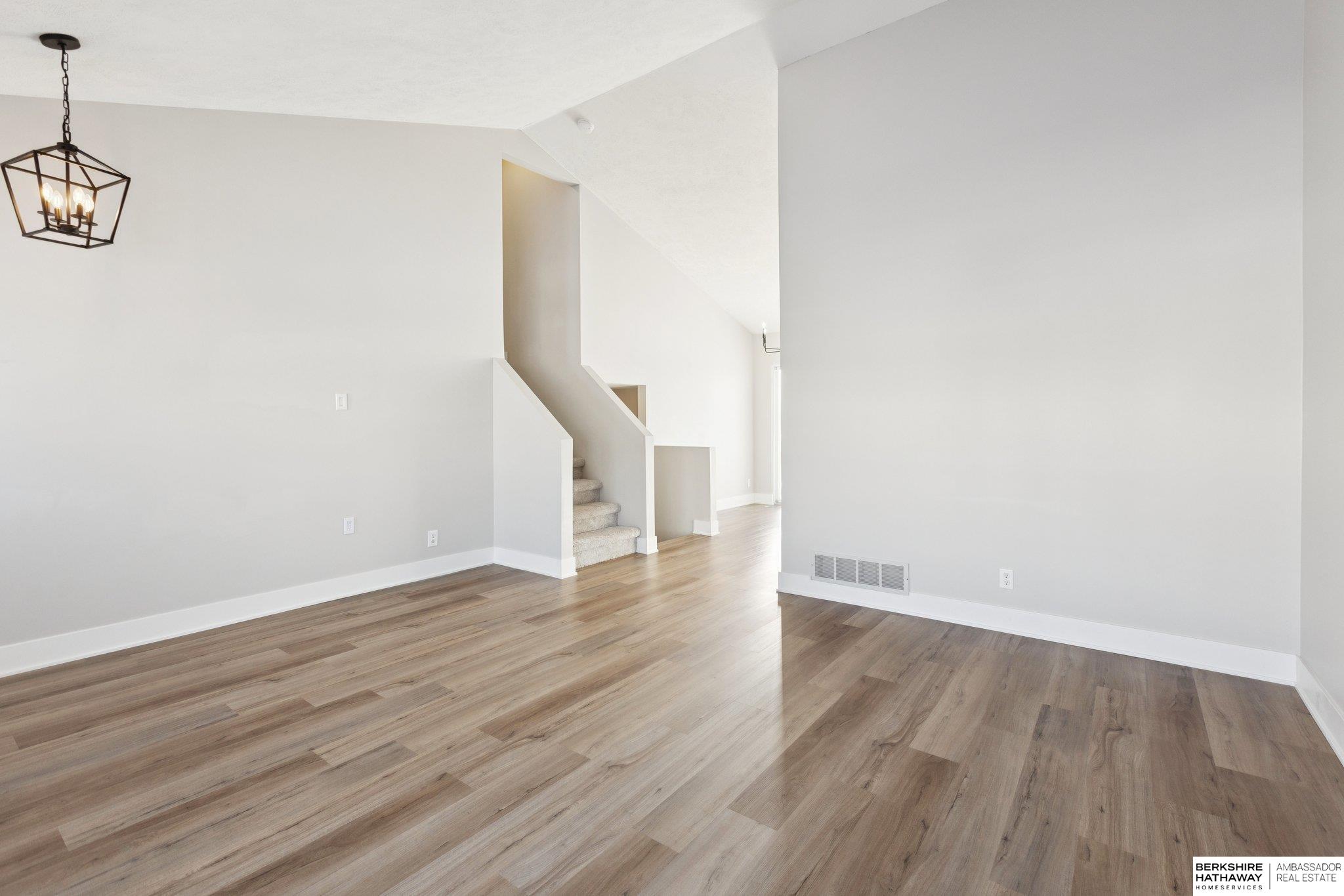 Omaha, Nebraska 68116, United States, 3 Bedrooms Bedrooms, ,2 BathroomsBathrooms,Residential,Pending,250913