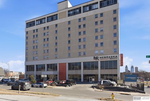 Photo of 105 N 31 Avenue #801, Omaha, NE 68131 (MLS # 22604629)