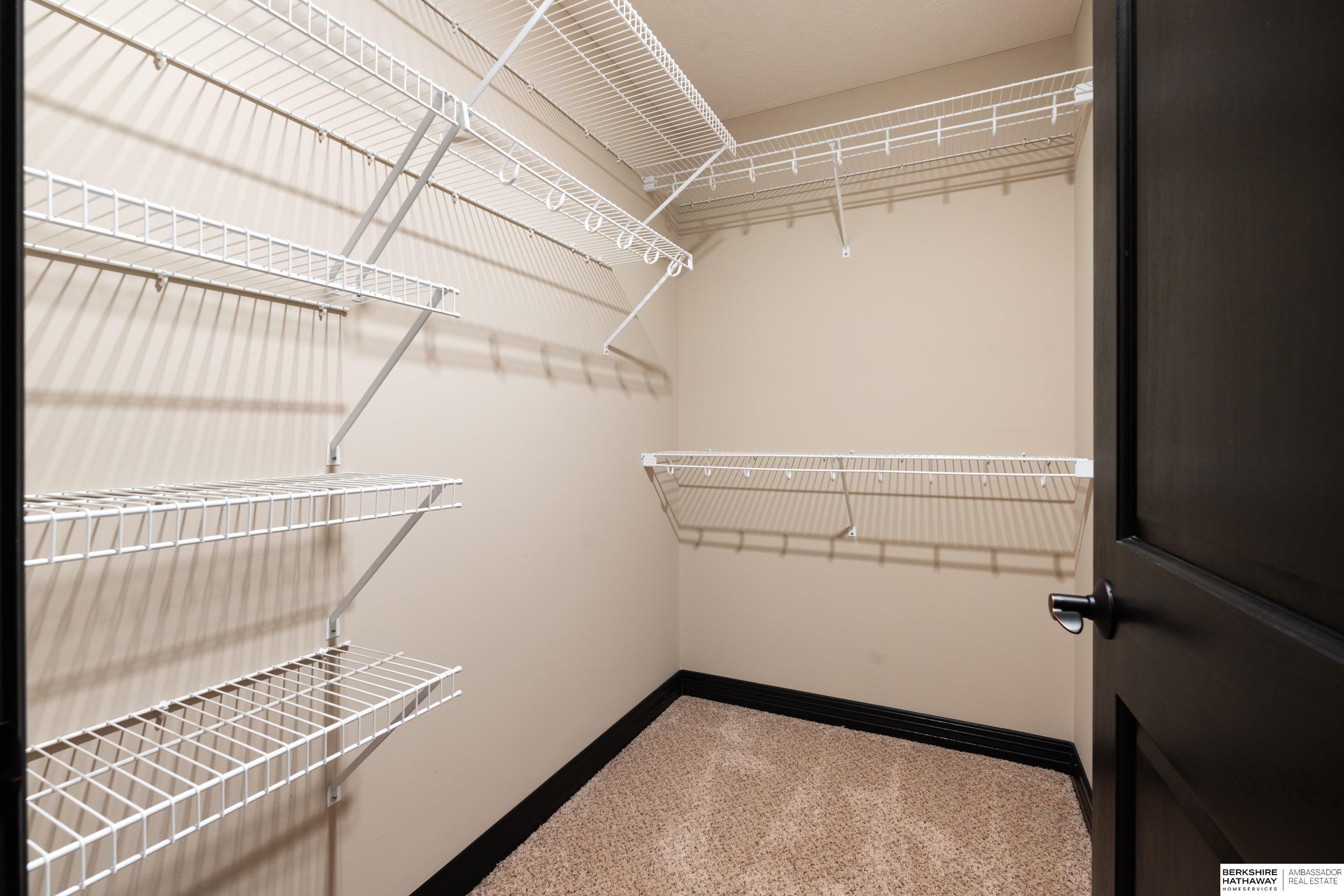 Omaha, Nebraska 68142, United States, 5 Bedrooms Bedrooms, ,5 BathroomsBathrooms,Residential,Pending,151435