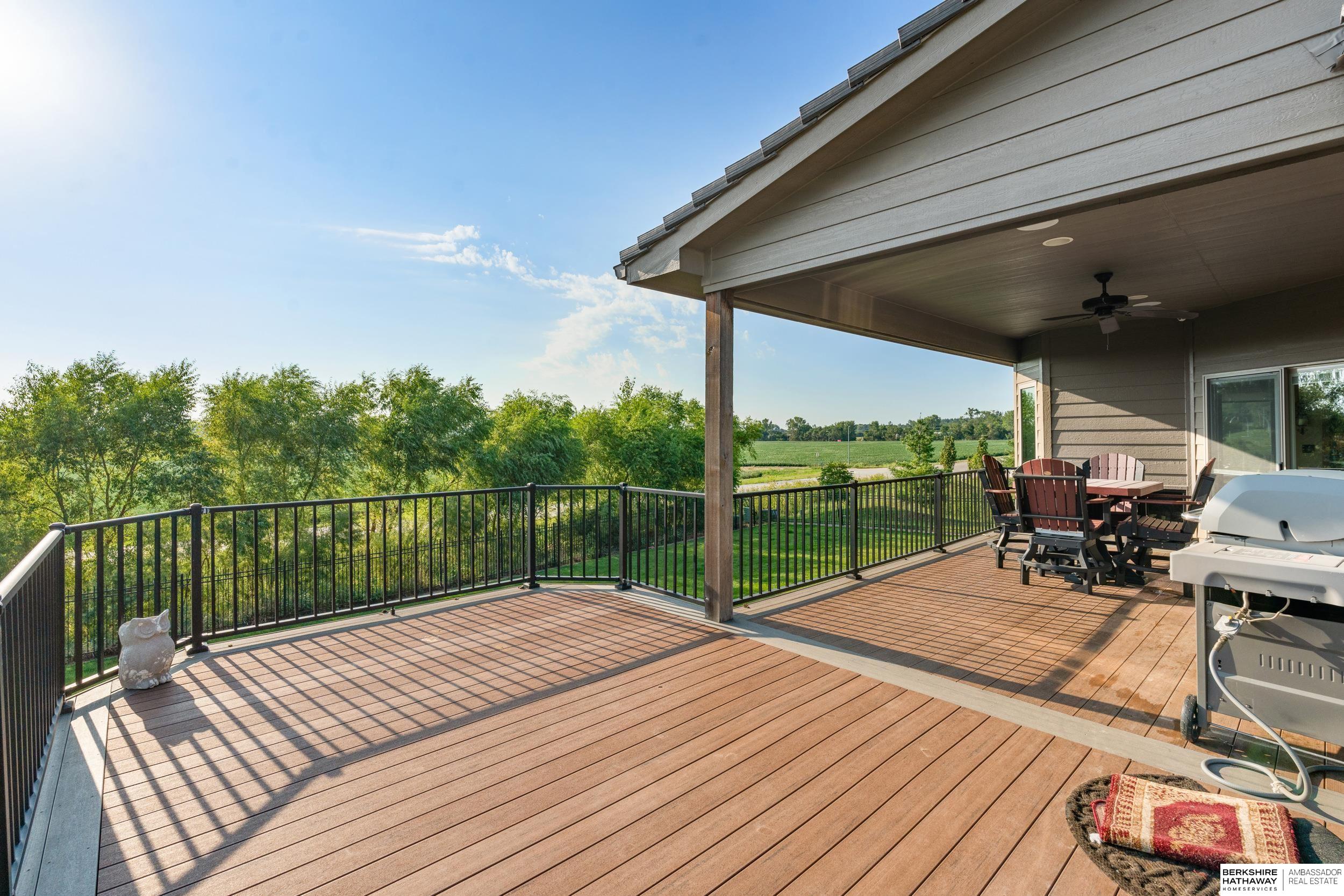 Omaha, Nebraska 68142, United States, 5 Bedrooms Bedrooms, ,5 BathroomsBathrooms,Residential,Pending,151435