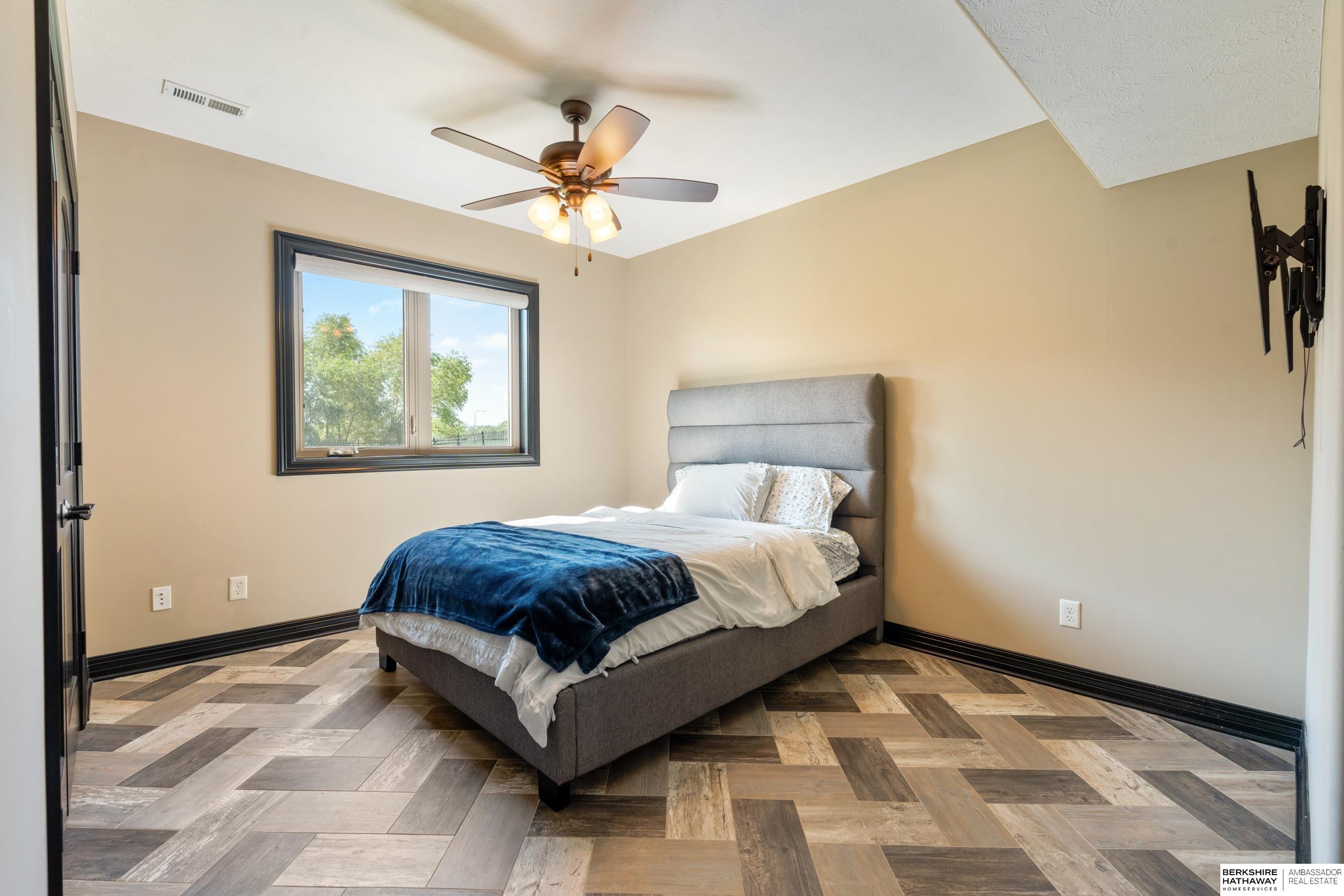 Omaha, Nebraska 68142, United States, 5 Bedrooms Bedrooms, ,5 BathroomsBathrooms,Residential,Pending,151435