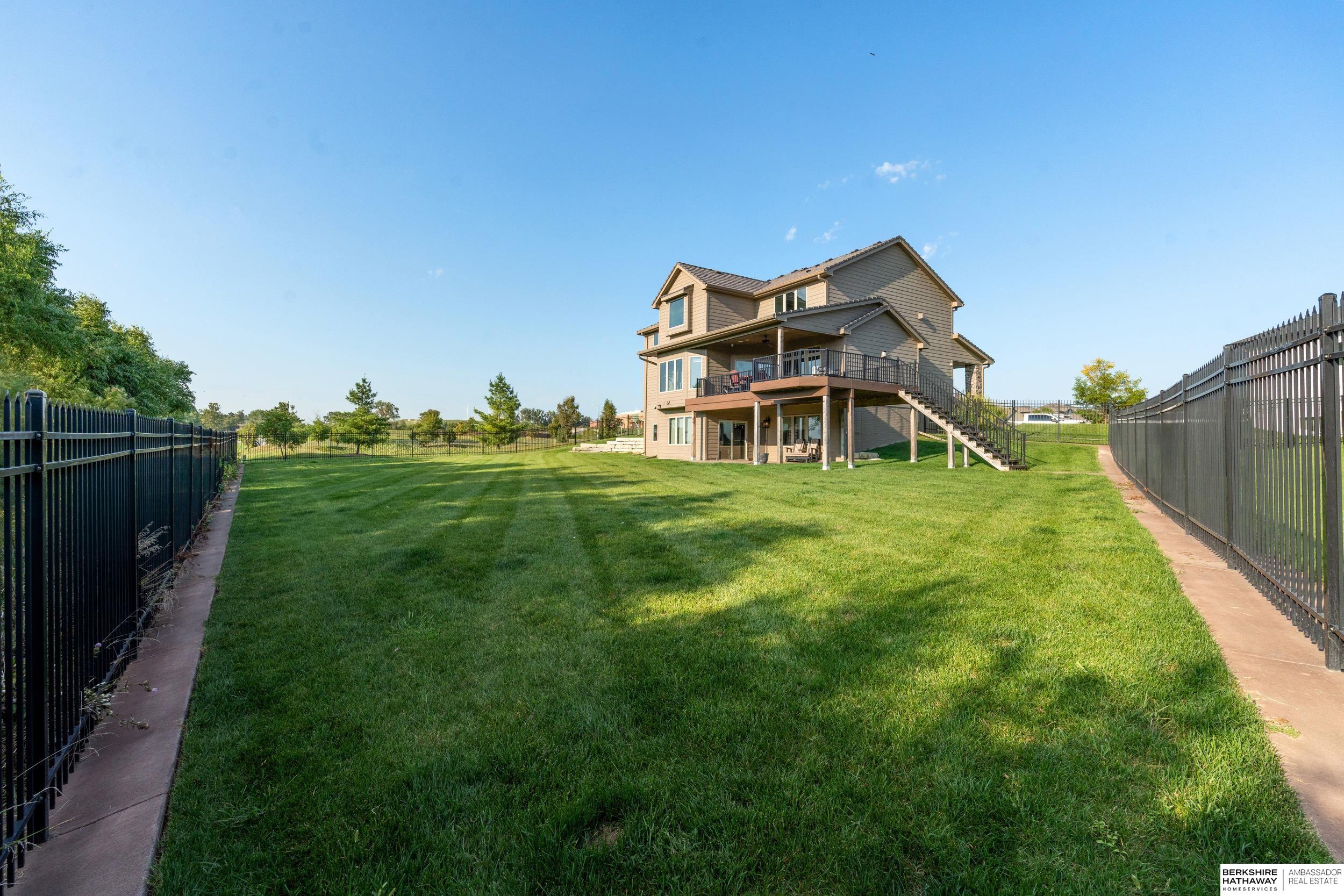 Omaha, Nebraska 68142, United States, 5 Bedrooms Bedrooms, ,5 BathroomsBathrooms,Residential,Pending,151435