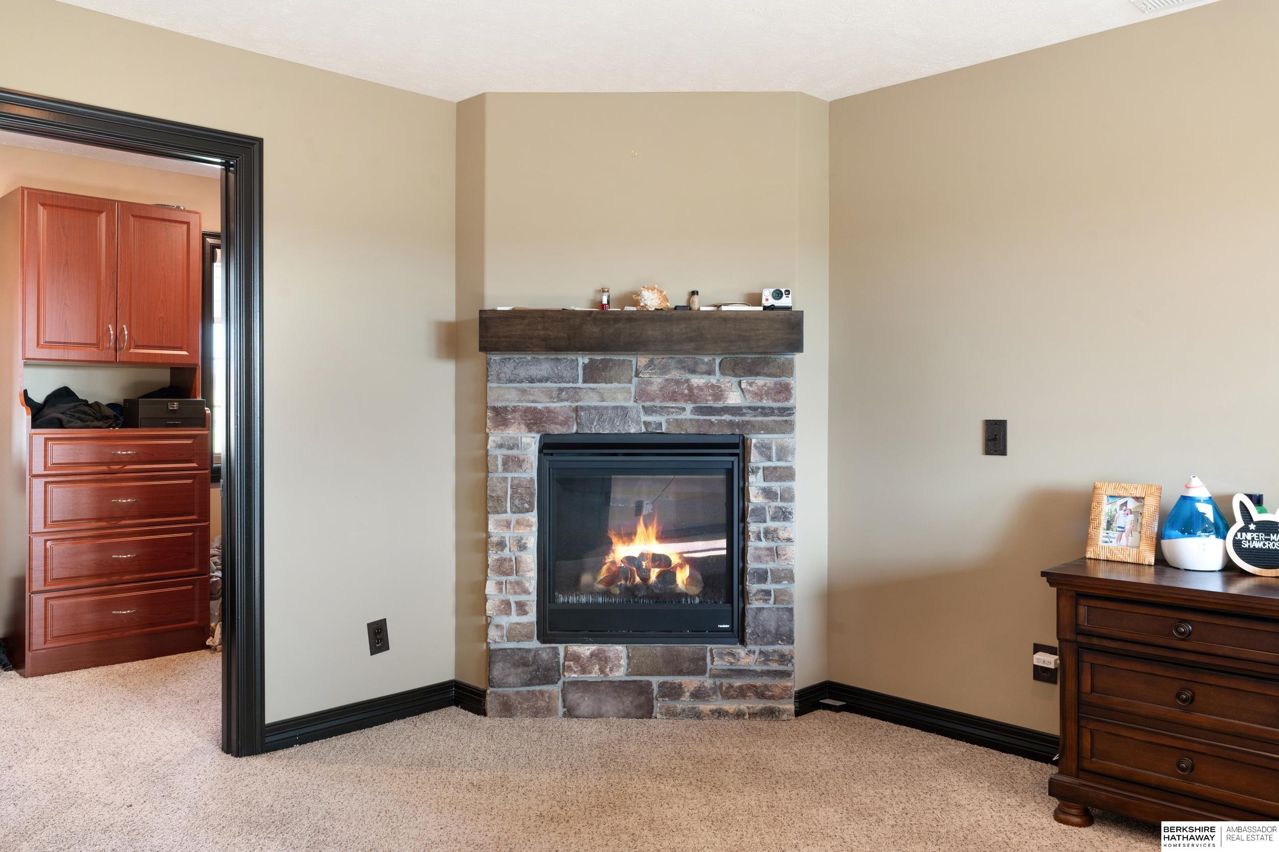 Omaha, Nebraska 68142, United States, 5 Bedrooms Bedrooms, ,5 BathroomsBathrooms,Residential,Pending,151435