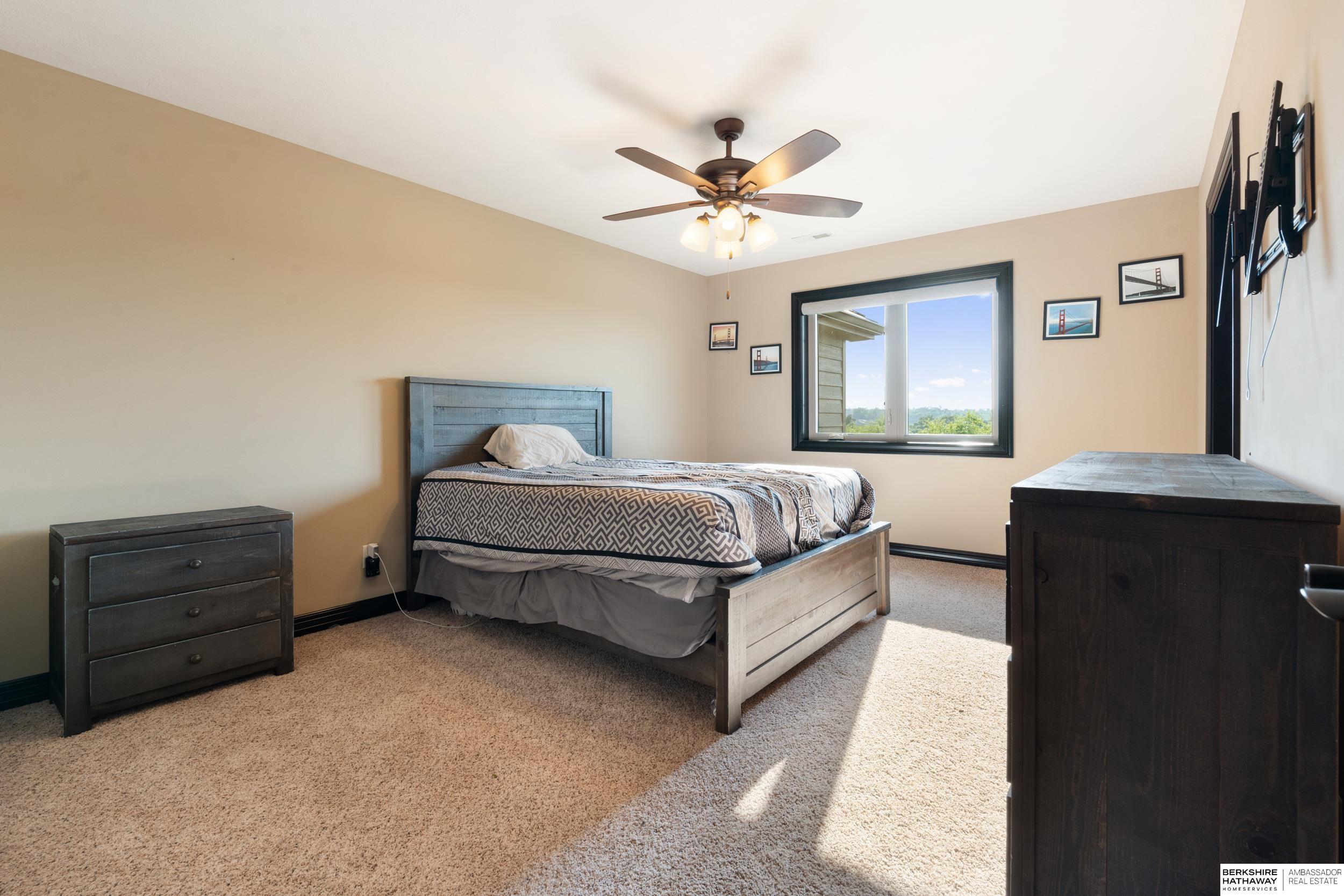 Omaha, Nebraska 68142, United States, 5 Bedrooms Bedrooms, ,5 BathroomsBathrooms,Residential,Pending,151435