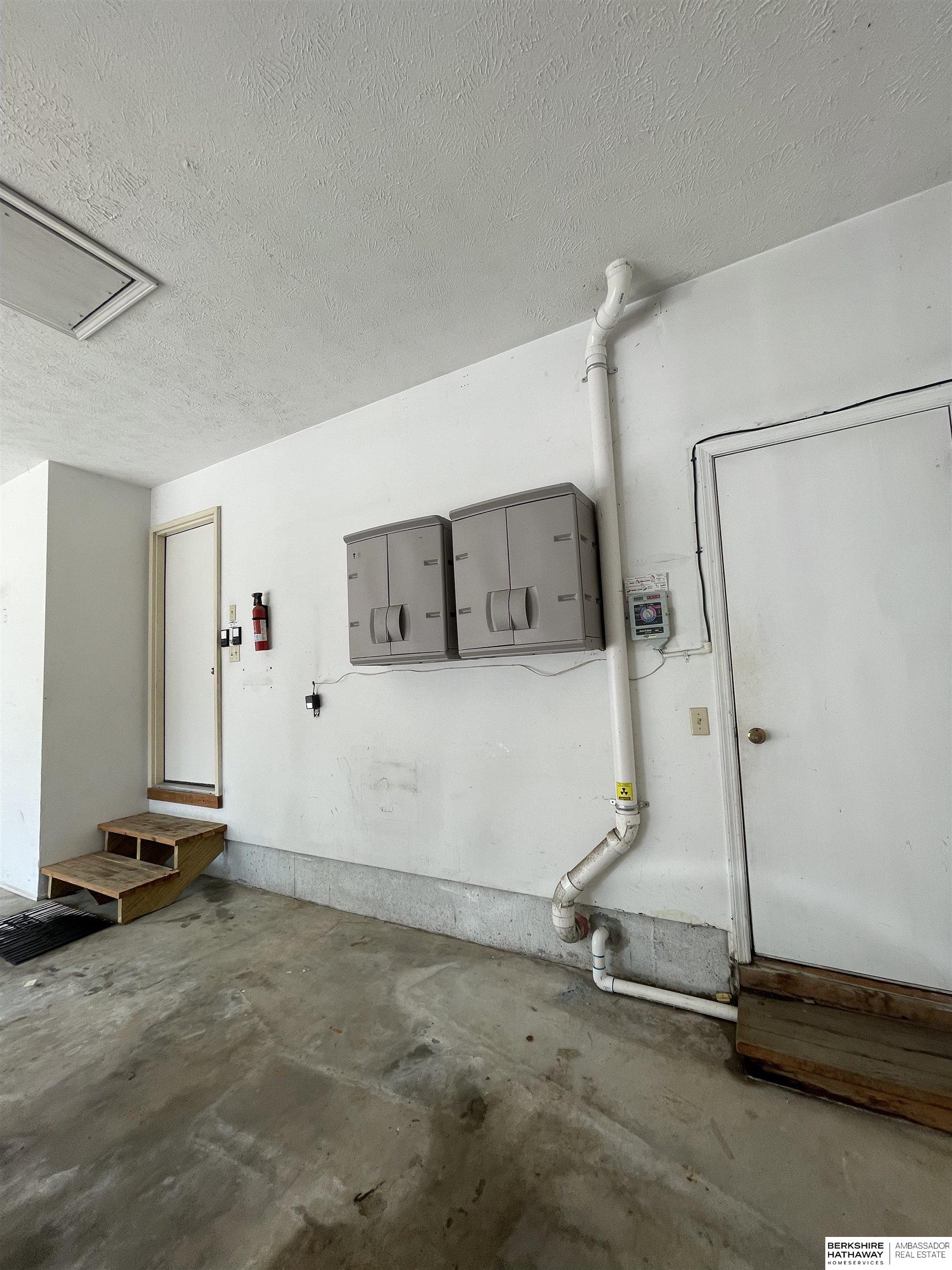 Omaha, Nebraska 68164, United States, 4 Bedrooms Bedrooms, ,4 BathroomsBathrooms,Residential,Active,143007