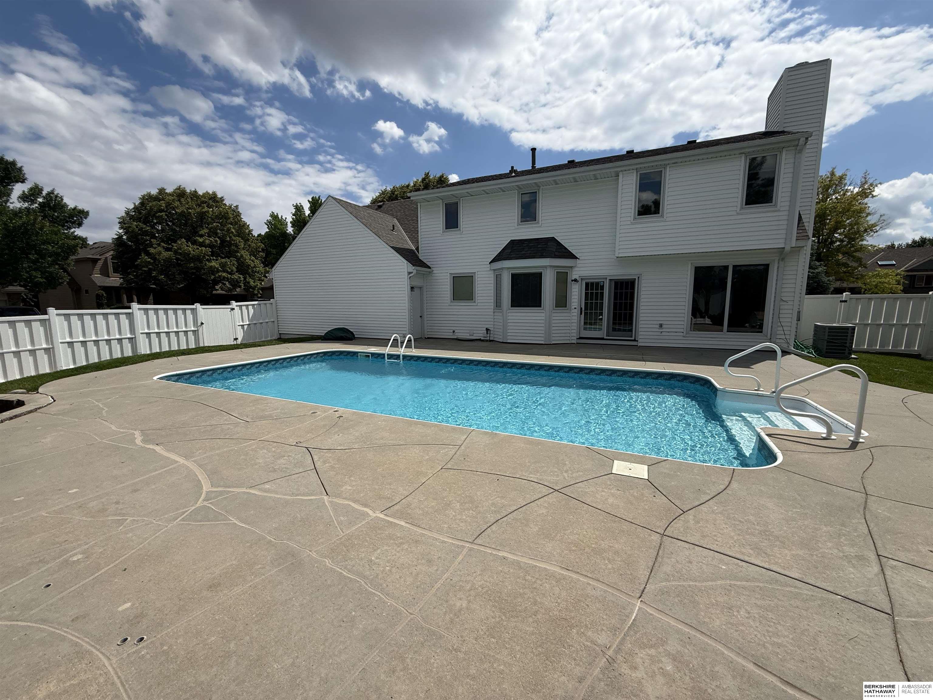 Omaha, Nebraska 68164, United States, 4 Bedrooms Bedrooms, ,4 BathroomsBathrooms,Residential,Active,143007