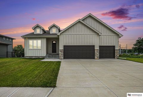 Photo of 18411 Patrick Avenue, Elkhorn, NE 68022 (MLS # 22533351)
