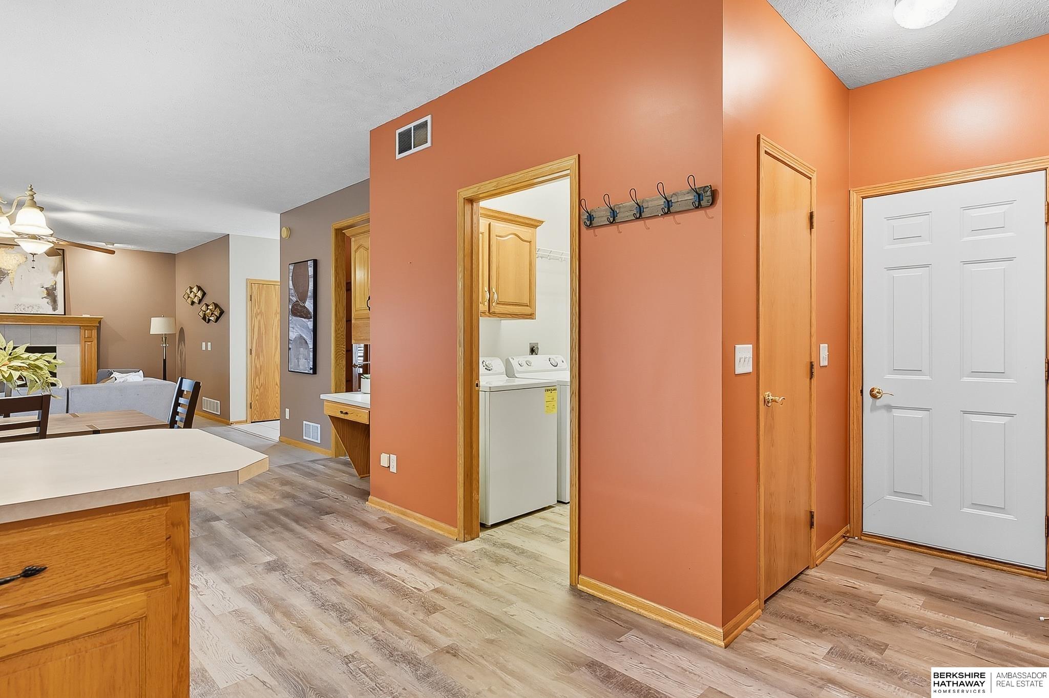 Omaha, Nebraska 68136, United States, 4 Bedrooms Bedrooms, ,3 BathroomsBathrooms,Residential,Active,213999