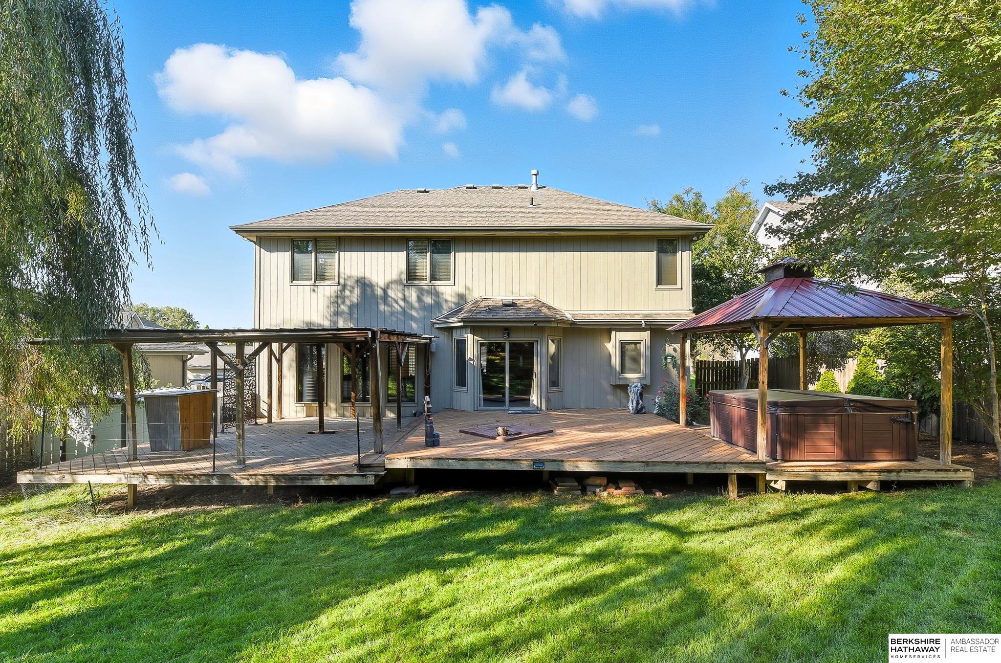 Omaha, Nebraska 68136, United States, 4 Bedrooms Bedrooms, ,3 BathroomsBathrooms,Residential,Active,213999