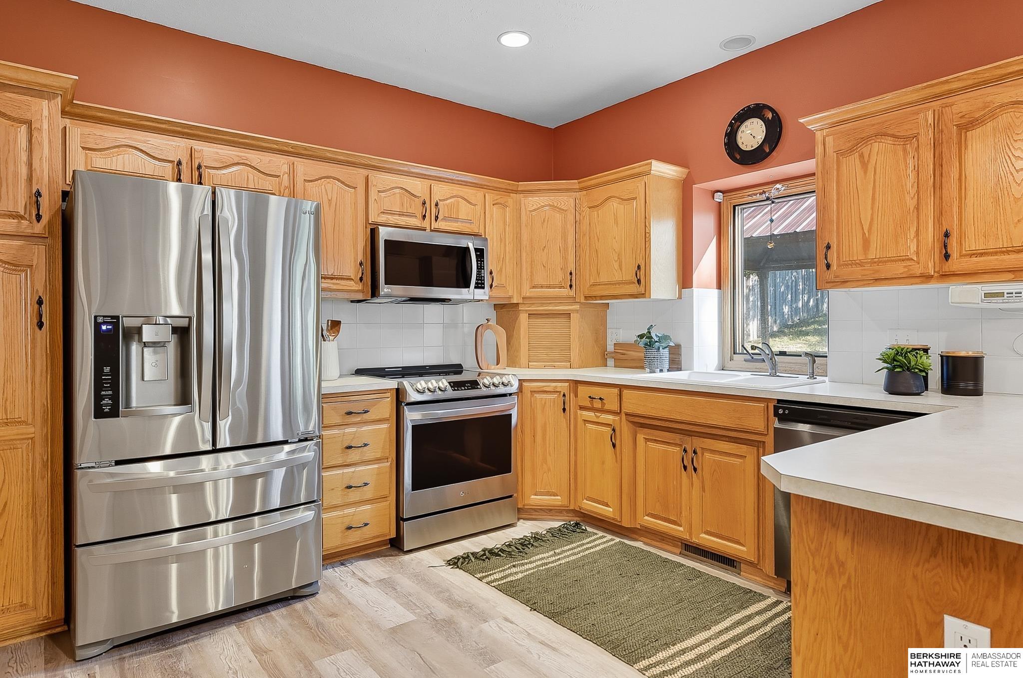 Omaha, Nebraska 68136, United States, 4 Bedrooms Bedrooms, ,3 BathroomsBathrooms,Residential,Active,213999